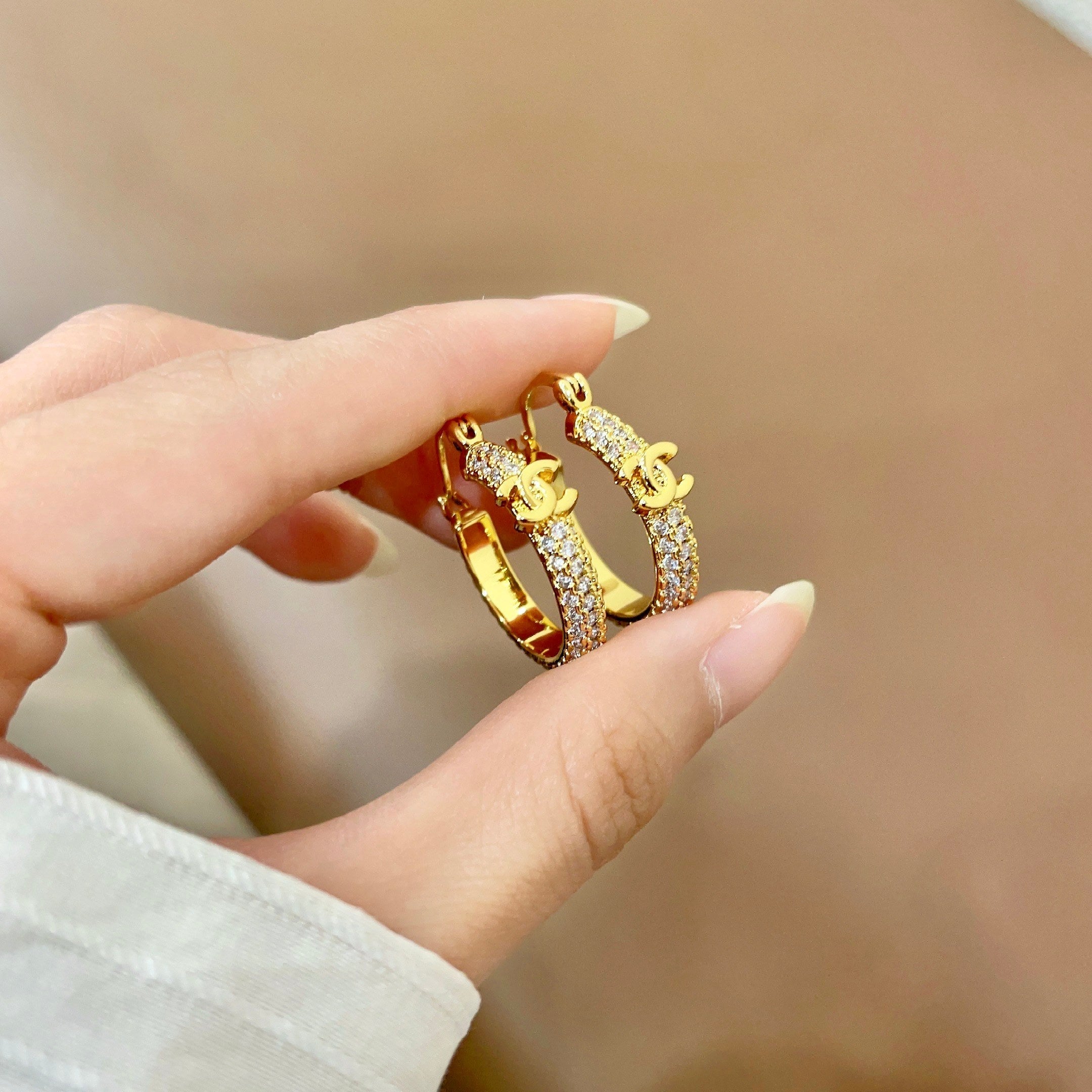 CHANEL 26S DOUBLE C LOGO FULL PAVE CRYSTAL HOOP EARRINGS IN GOLD METAL 630068