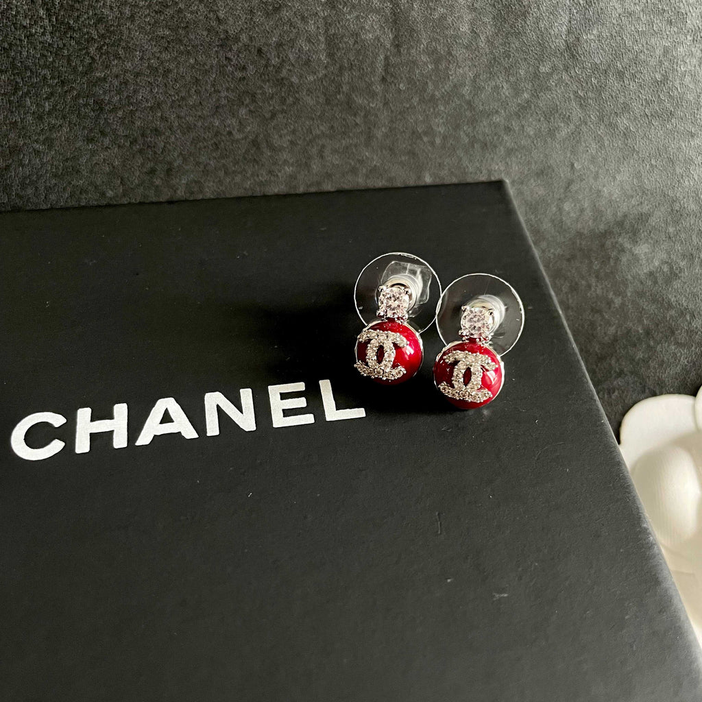 CHANEL 26S DOUBLE C LOGO RED ENAMEL CRYSTAL DROP STUD EARRINGS IN SILVER METAL 630074
