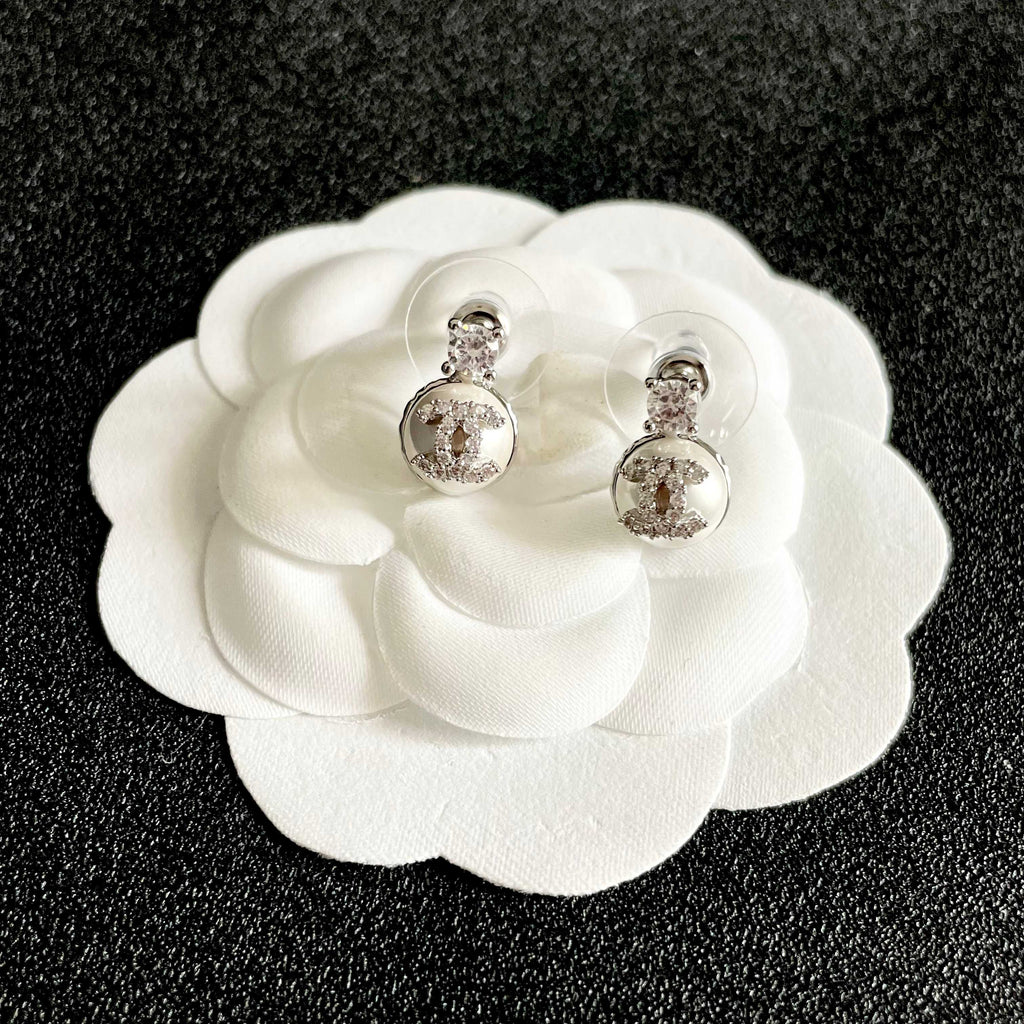CHANEL 26S DOUBLE C ICON CRYSTAL STUD EARRINGS WITH PAVE LOGO DISC IN SILVER METAL 630076