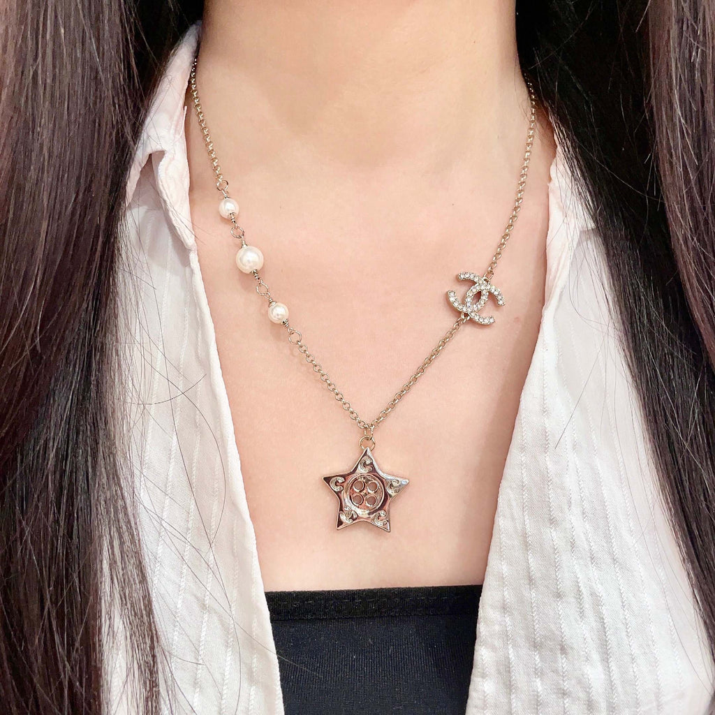 CHANEL 26S DOUBLE C LOGO CRYSTAL & STAR CHARM PEARL CHAIN NECKLACE IN GOLD METAL 629885