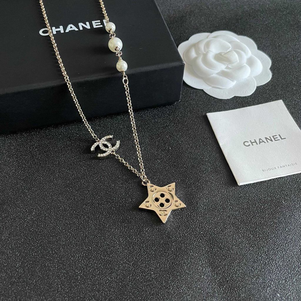 CHANEL 26S DOUBLE C LOGO CRYSTAL & STAR CHARM PEARL CHAIN NECKLACE IN GOLD METAL 629885