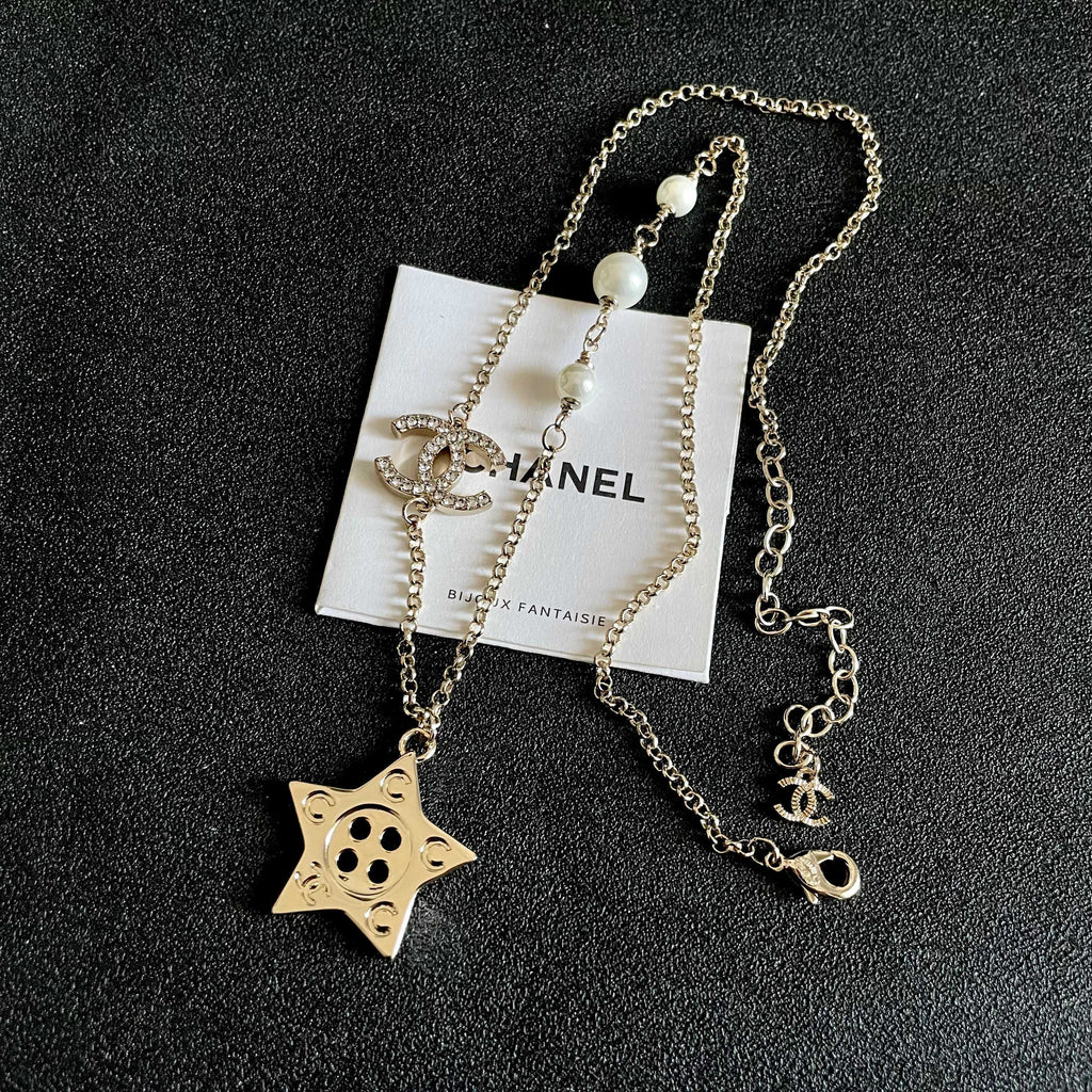 CHANEL 26S DOUBLE C LOGO CRYSTAL & STAR CHARM PEARL CHAIN NECKLACE IN GOLD METAL 629885