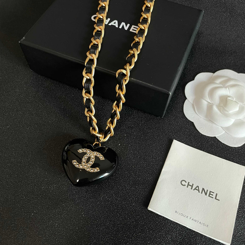CHANEL 26S DOUBLE C LOGO BLACK HEART PENDANT CHAIN NECKLACE IN GOLD METAL 629886