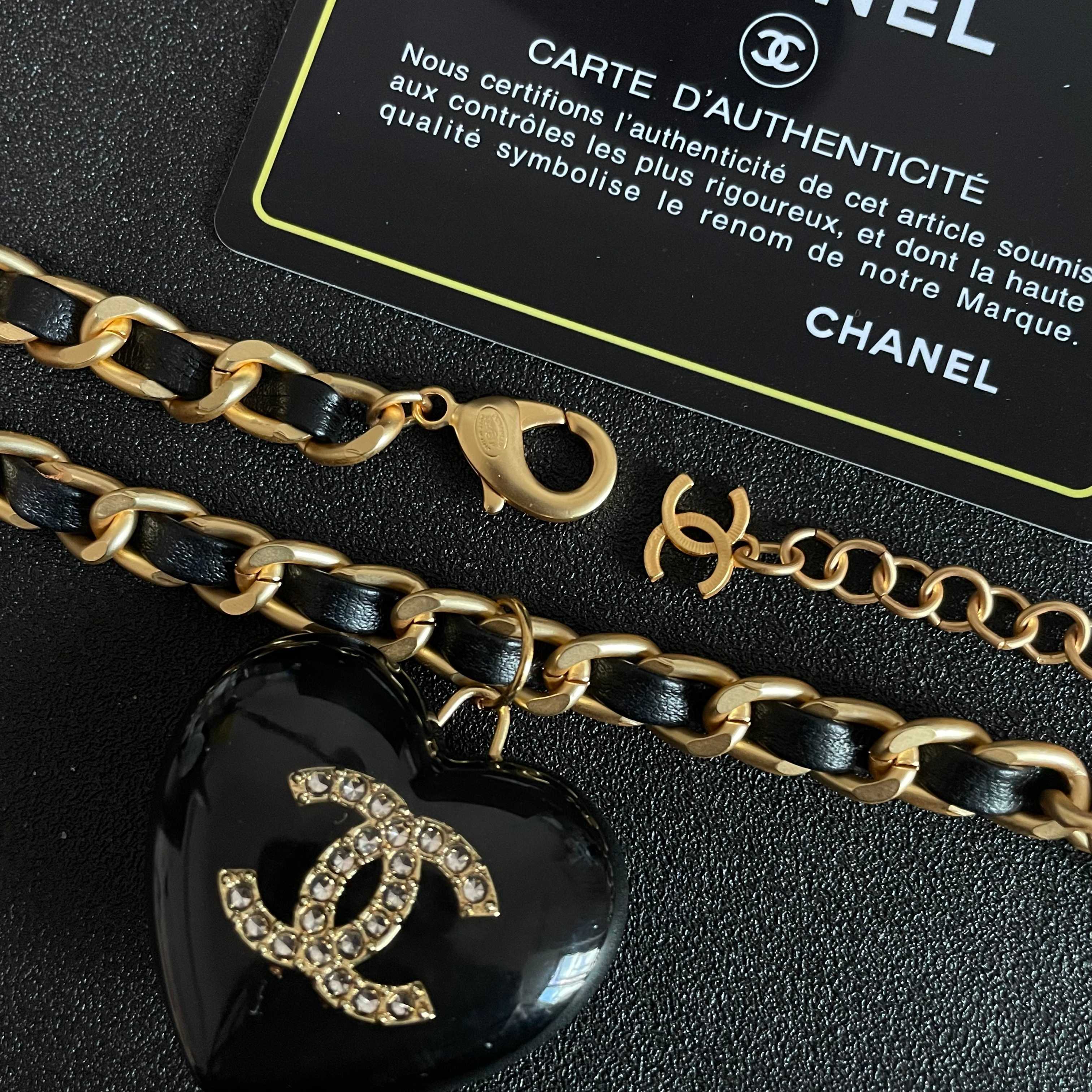 CHANEL 26S DOUBLE C LOGO BLACK HEART PENDANT CHAIN NECKLACE IN GOLD METAL 629886