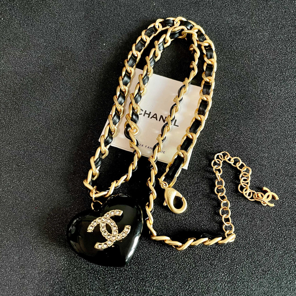 CHANEL 26S DOUBLE C LOGO BLACK HEART PENDANT CHAIN NECKLACE IN GOLD METAL 629886