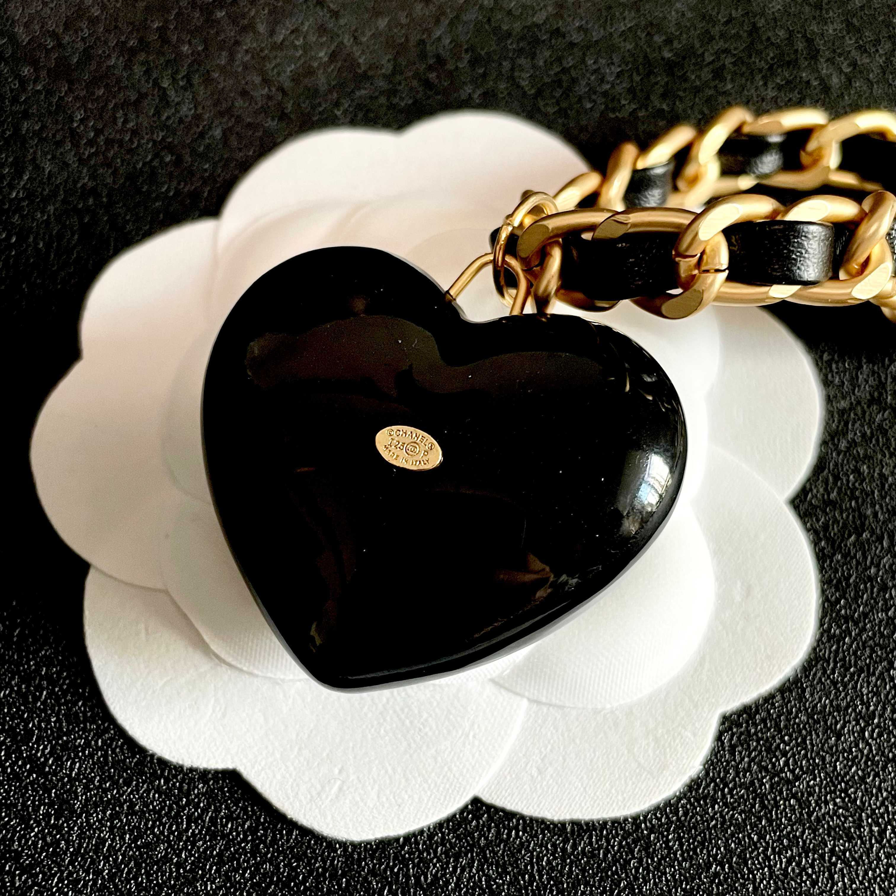 CHANEL 26S DOUBLE C LOGO BLACK HEART PENDANT CHAIN NECKLACE IN GOLD METAL 629886