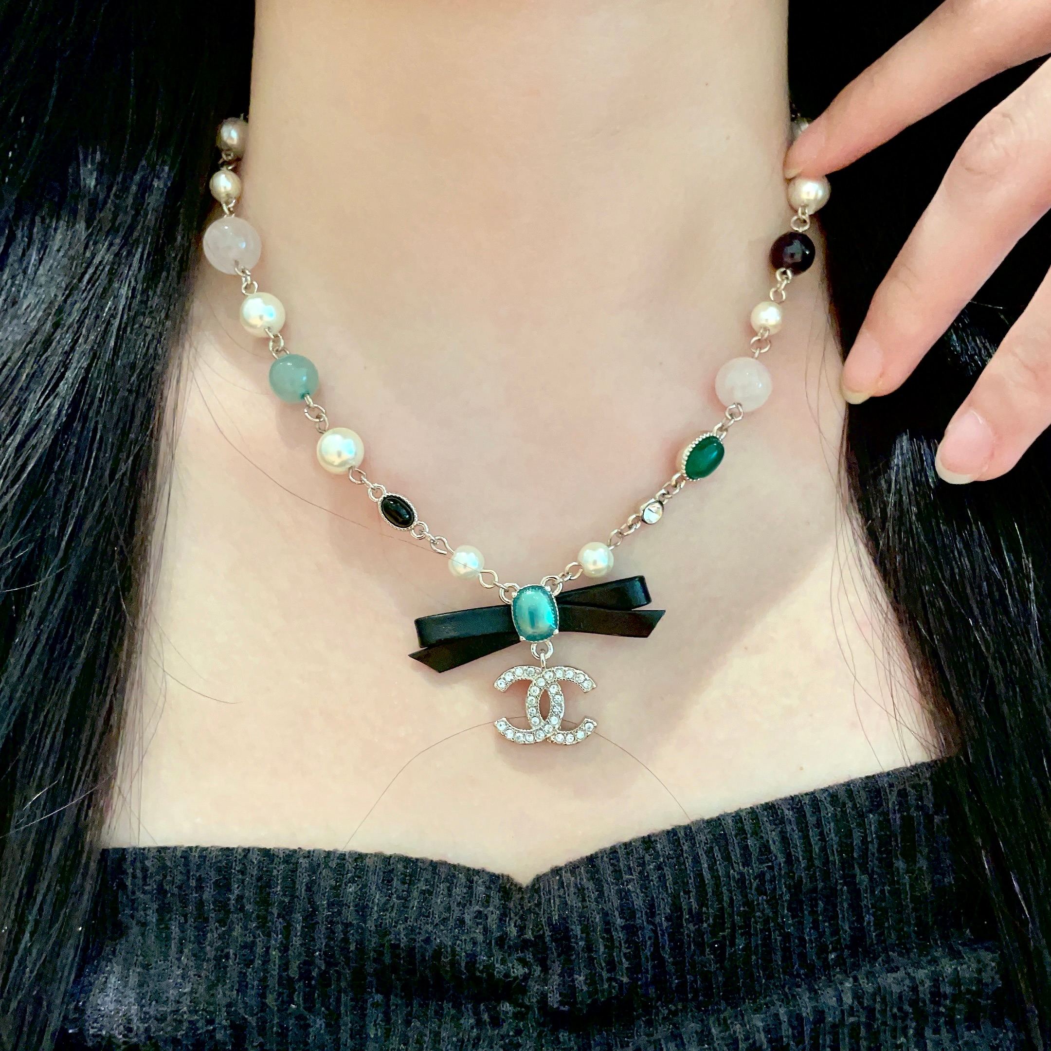 CHANEL 26S DOUBLE C LOGO MULTICOLOR GEMSTONE PEARL CHAIN BRACELET WITH CRYSTAL PENDANT IN GOLD METAL 629888