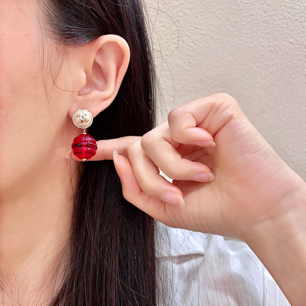 CHANEL 26S DOUBLE C LOGO PEARL STUD EARRINGS WITH RED GLASS DROP IN GOLD METAL 629893