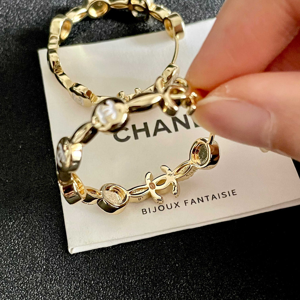 CHANEL 26S DOUBLE C LOGO WHITE ENAMEL & CRYSTAL LINK HOOP EARRINGS IN GOLD METAL 629898