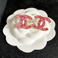CHANEL 26S CHANEL DOUBLE C LOGO PINK ENAMEL STUD EARRINGS IN GOLD METAL 629905