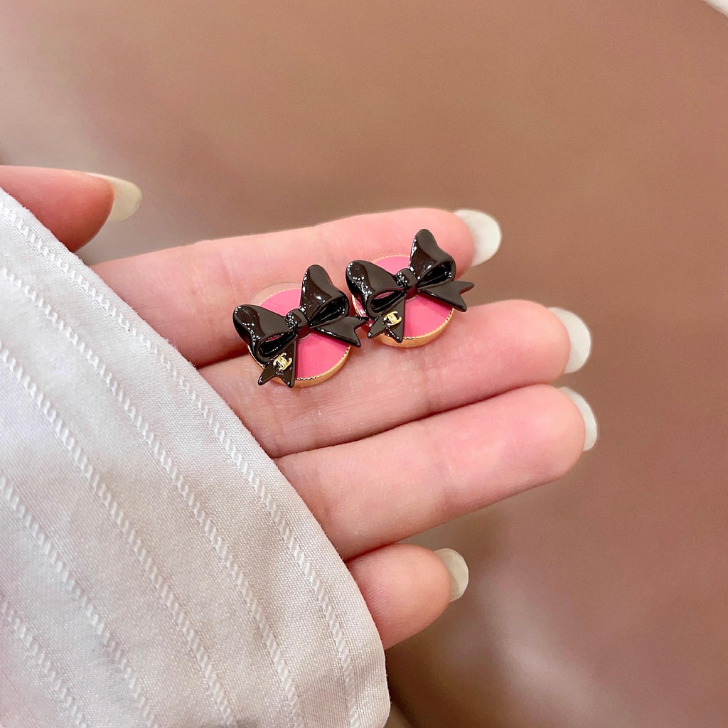 CHANEL 26S DOUBLE C LOGO BLACK BOW PINK ENAMEL ROUND STUD EARRINGS IN GOLD METAL 631023