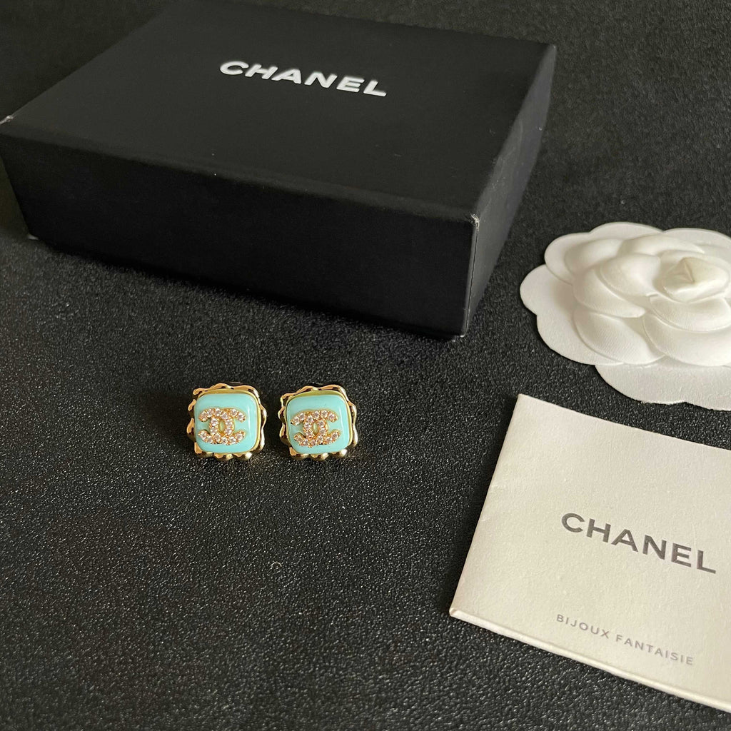CHANEL 26S DOUBLE C LOGO MINT ENAMEL SQUARE STUD EARRINGS WITH CRYSTAL DETAIL IN GOLD METAL 631028