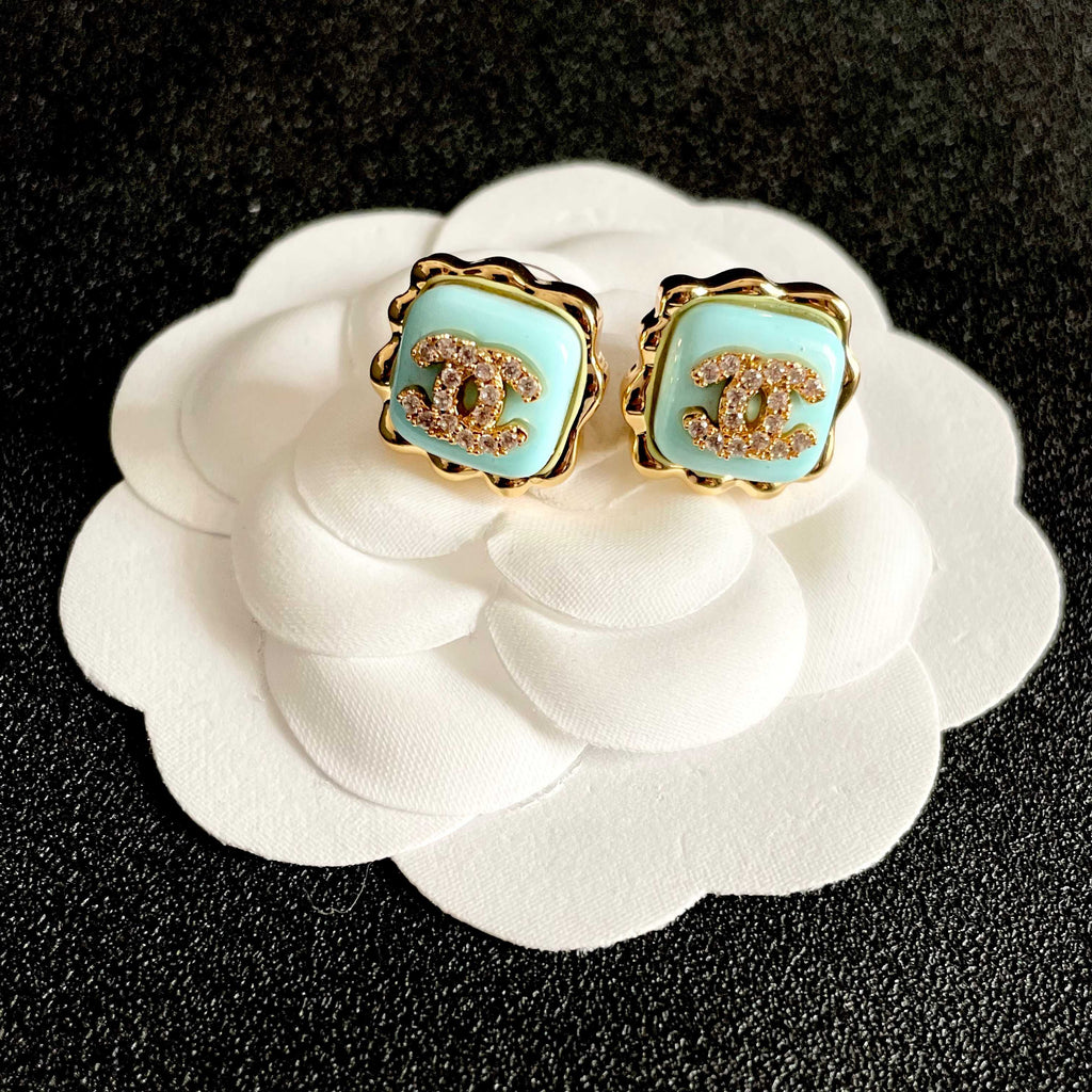 CHANEL 26S DOUBLE C LOGO MINT ENAMEL SQUARE STUD EARRINGS WITH CRYSTAL DETAIL IN GOLD METAL 631028