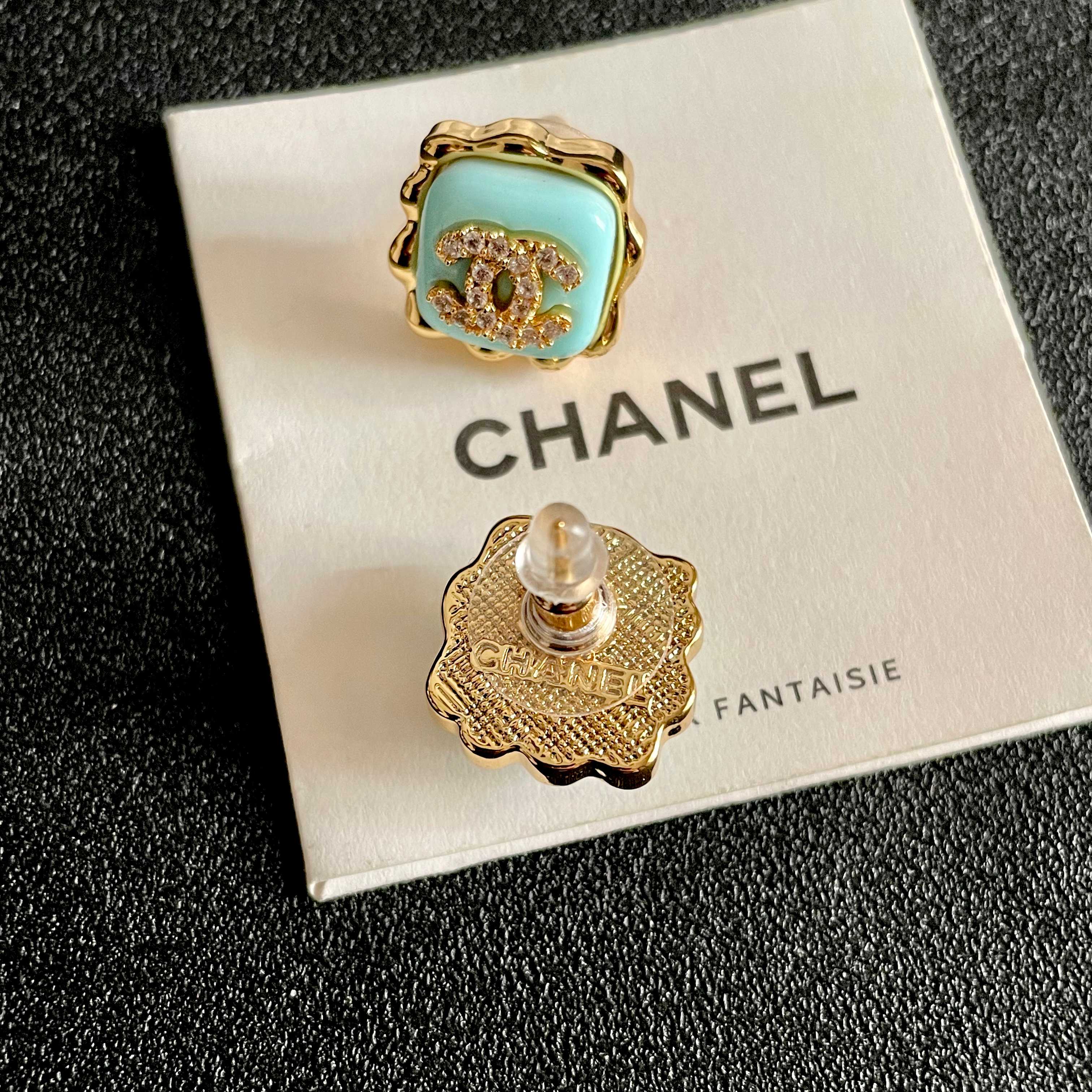 CHANEL 26S DOUBLE C LOGO MINT ENAMEL SQUARE STUD EARRINGS WITH CRYSTAL DETAIL IN GOLD METAL 631028