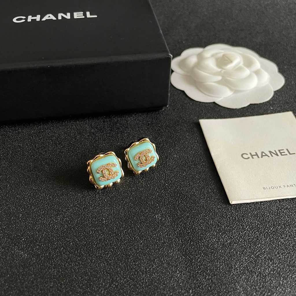CHANEL 26S DOUBLE C LOGO MINT ENAMEL SQUARE STUD EARRINGS WITH CRYSTAL DETAIL IN GOLD METAL 631028