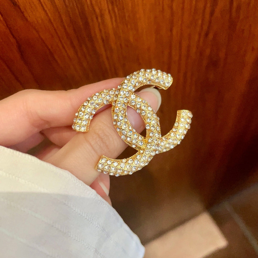 CHANEL 26S DOUBLE C LOGO PAVE CRYSTAL BROOCH IN GOLD METAL 631041