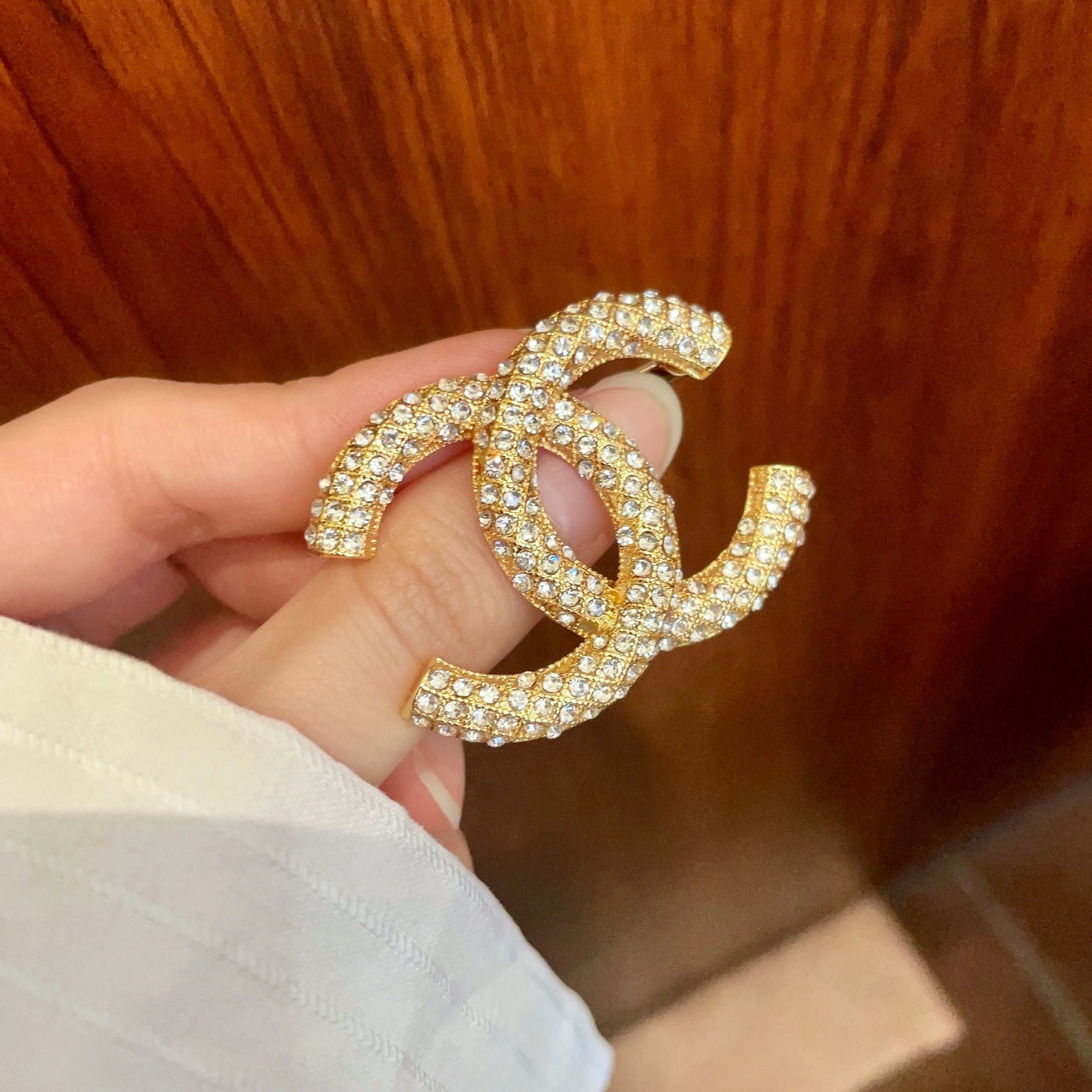 CHANEL 26S DOUBLE C LOGO PAVE CRYSTAL BROOCH IN GOLD METAL 631041