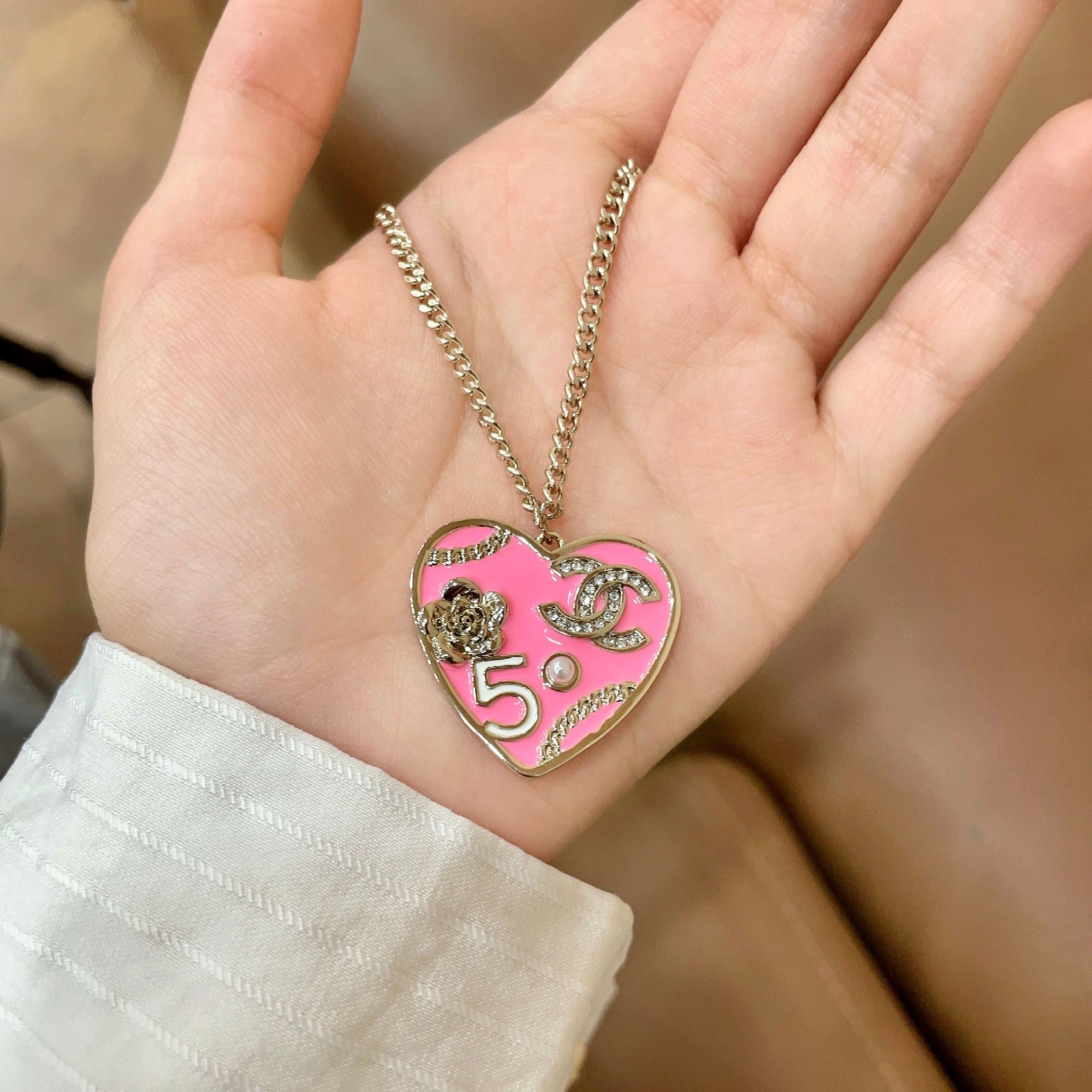 CHANEL 26S DOUBLE C LOGO PINK ENAMEL HEART CHARM NECKLACE WITH NO.5 DETAIL IN GOLD METAL 630795