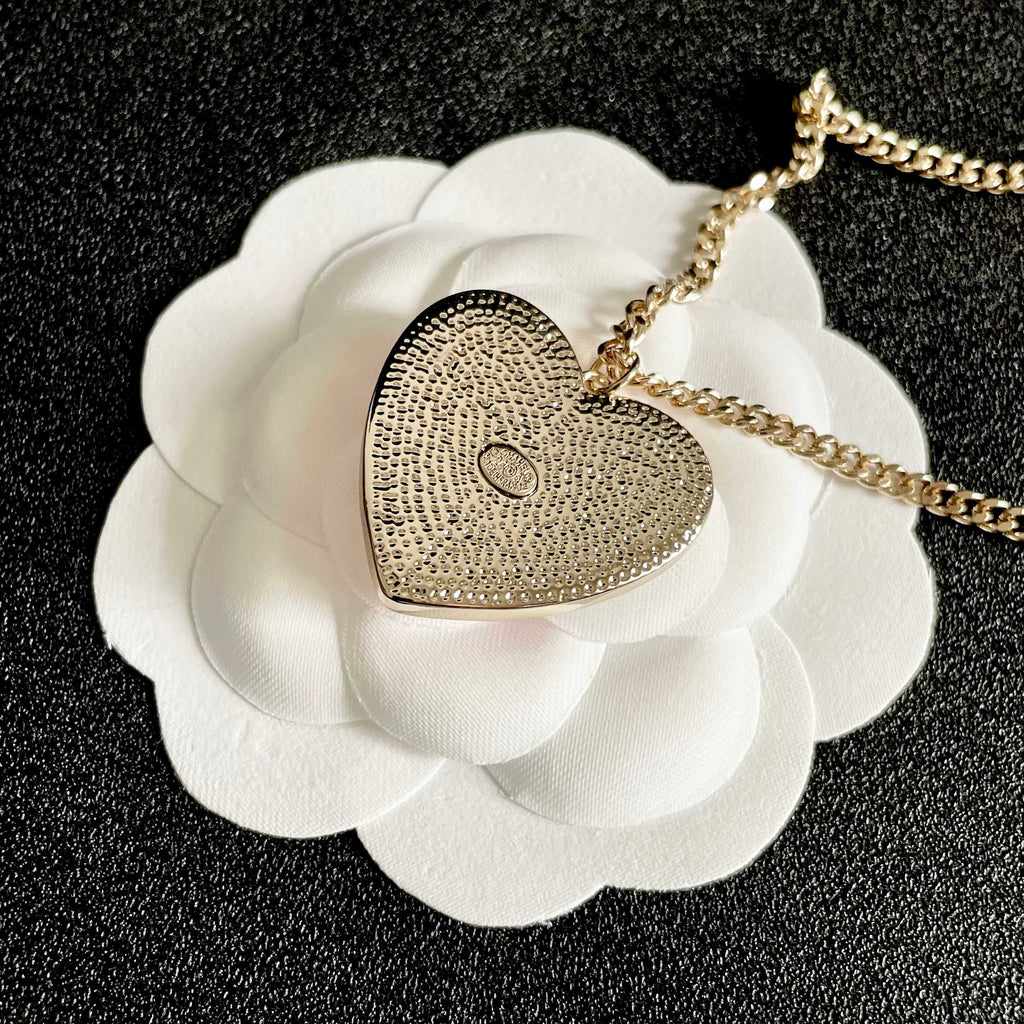 CHANEL 26S DOUBLE C LOGO PINK ENAMEL HEART CHARM NECKLACE WITH NO.5 DETAIL IN GOLD METAL 630795