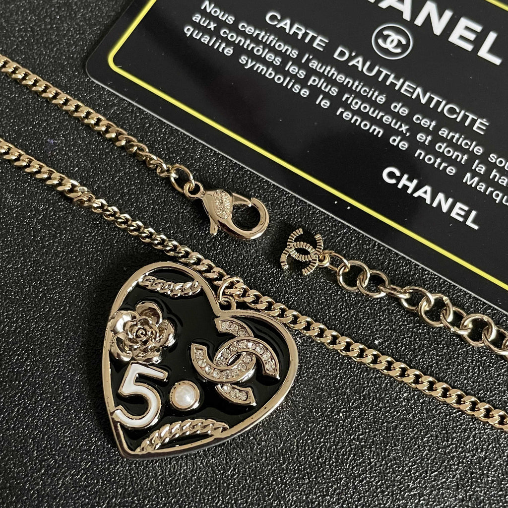 CHANEL 26S DOUBLE C LOGO HEART CHARM NECKLACE WITH NO.5 & FLORAL DETAIL IN GOLD METAL 630796
