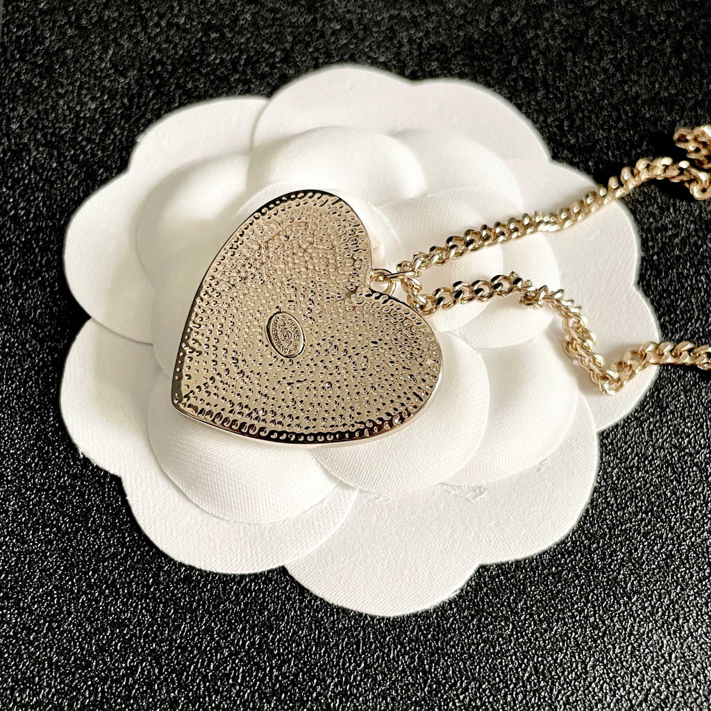 CHANEL 26S DOUBLE C LOGO HEART CHARM NECKLACE WITH NO.5 & FLORAL DETAIL IN GOLD METAL 630796