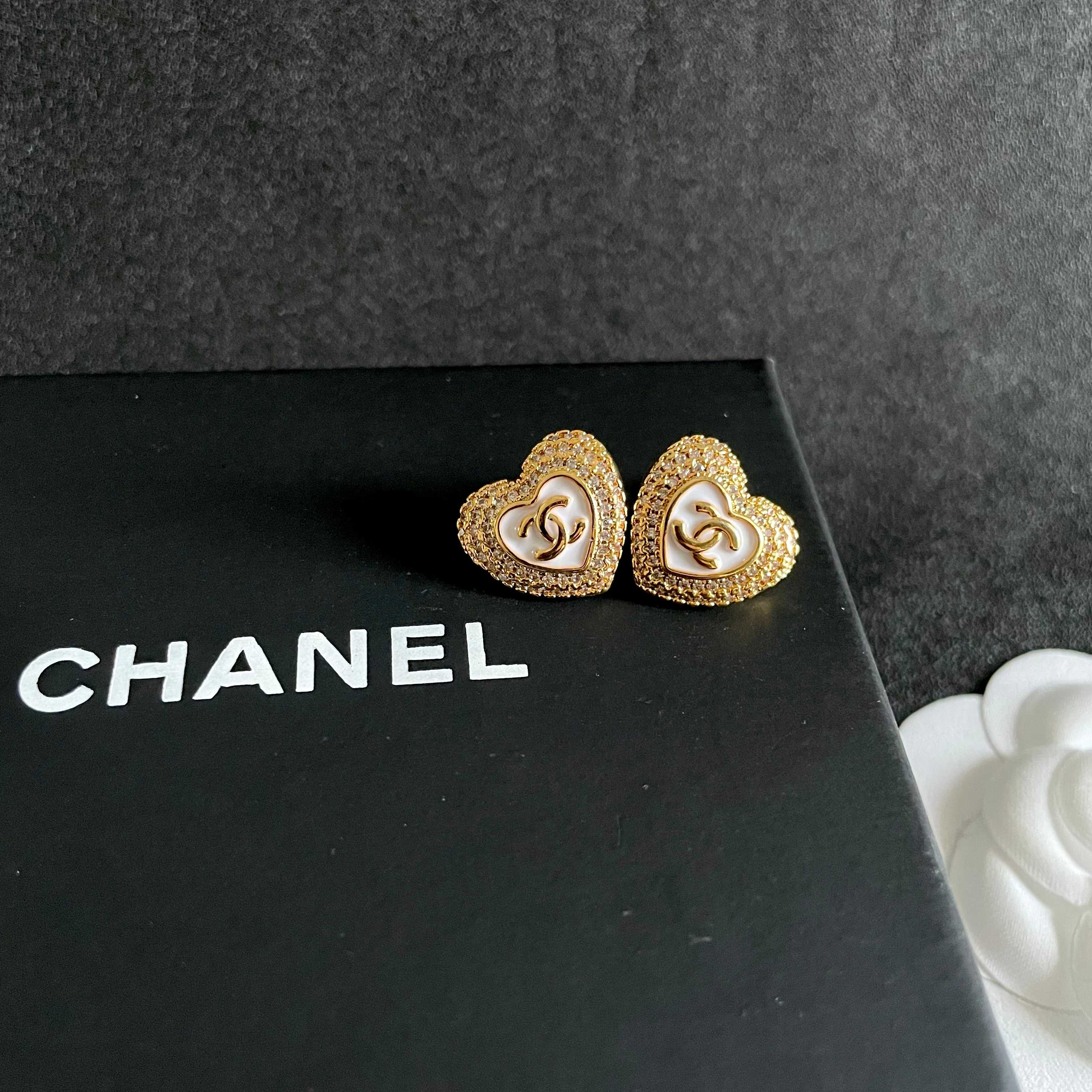 CHANEL 26S DOUBLE C LOGO PAVE HEART STUD EARRINGS WITH WHITE ENAMEL IN GOLD METAL 631815