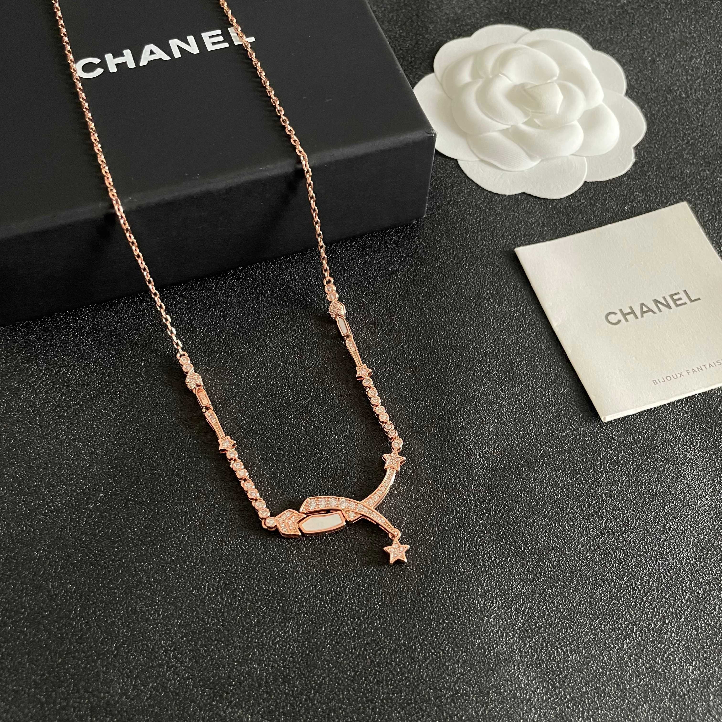 CHANEL 26S CRYSTAL STAR CHARM NECKLACE IN ROSE GOLD METAL 631898