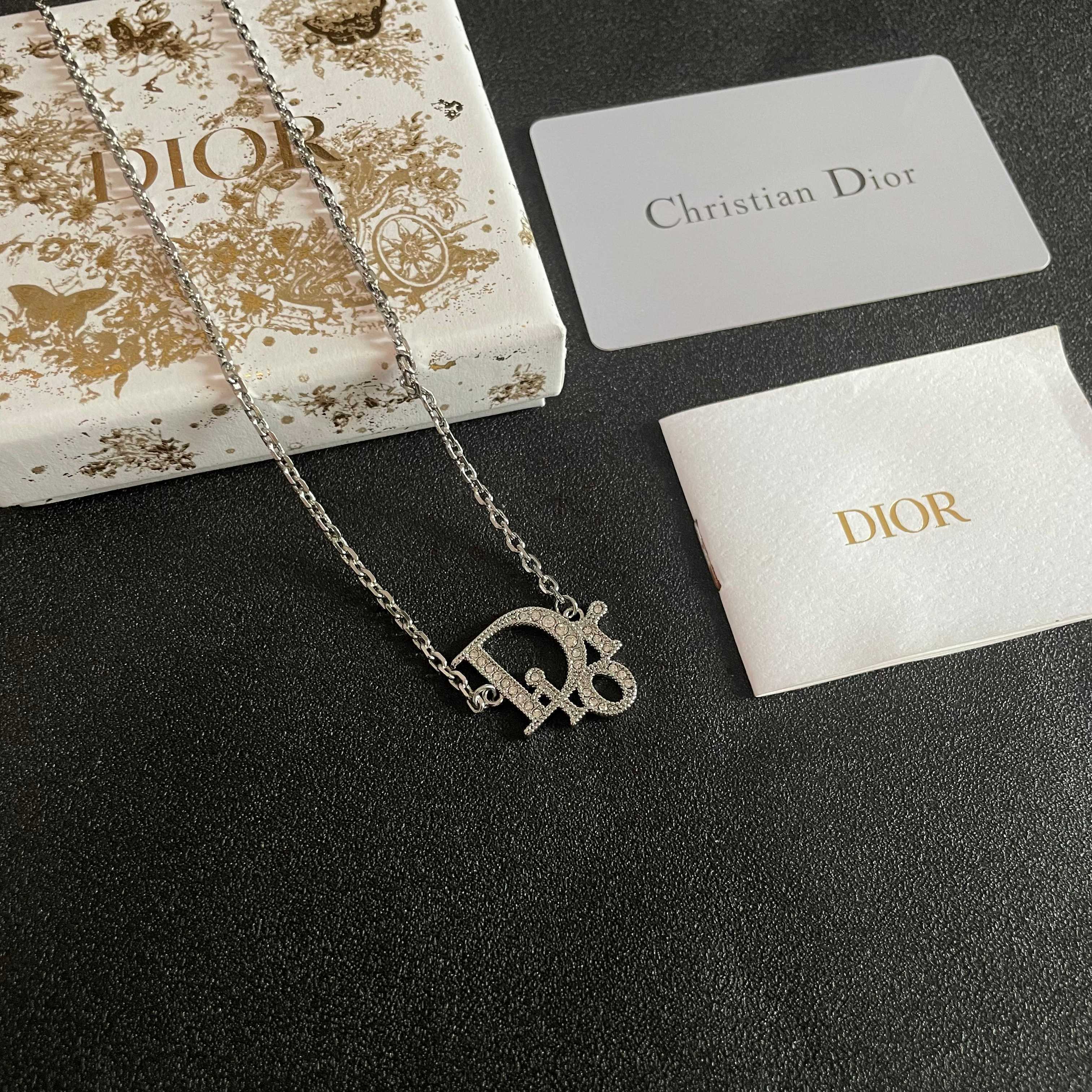 CD 26S CRYSTAL DIOR LOGO PENDANT NECKLACE IN SILVER METAL 631900