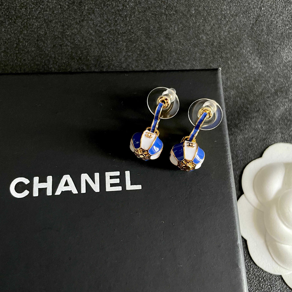 CHANEL 26S DOUBLE C LOGO BALL DROP EARRINGS IN BLUE AND WHITE ENAMEL WITH GOLD METAL 631905