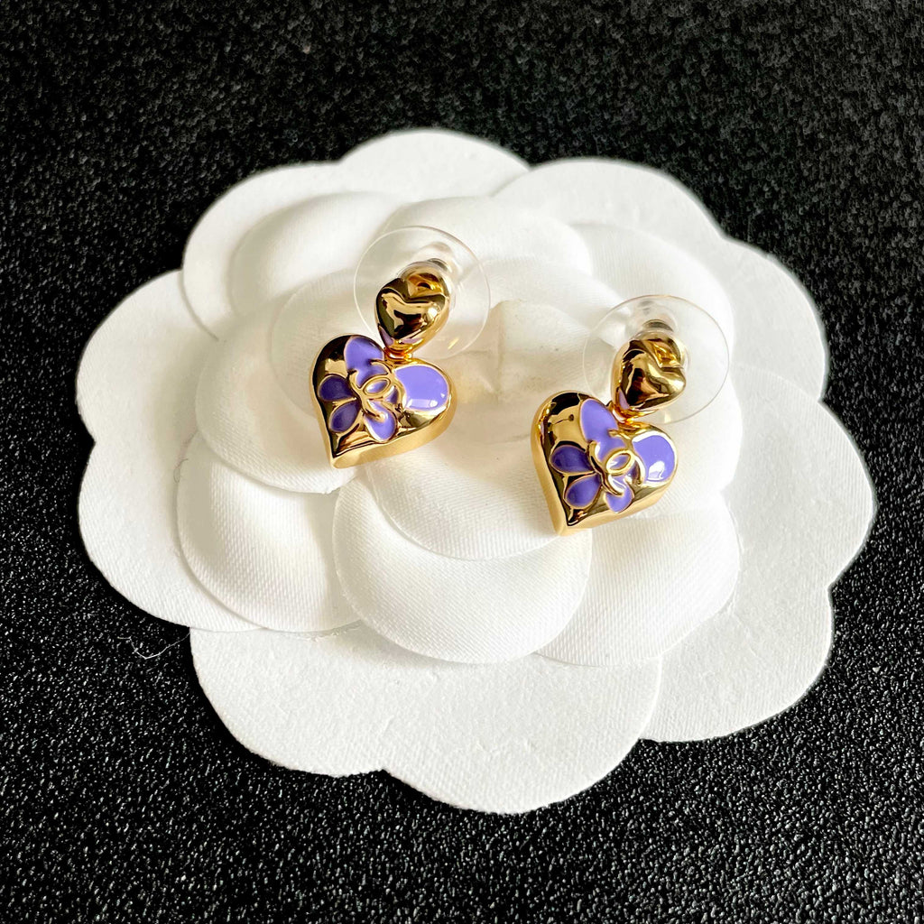 CHANEL 26S DOUBLE C HEART DROP EARRINGS WITH PURPLE ENAMEL FLORAL DETAIL IN GOLD METAL 631911