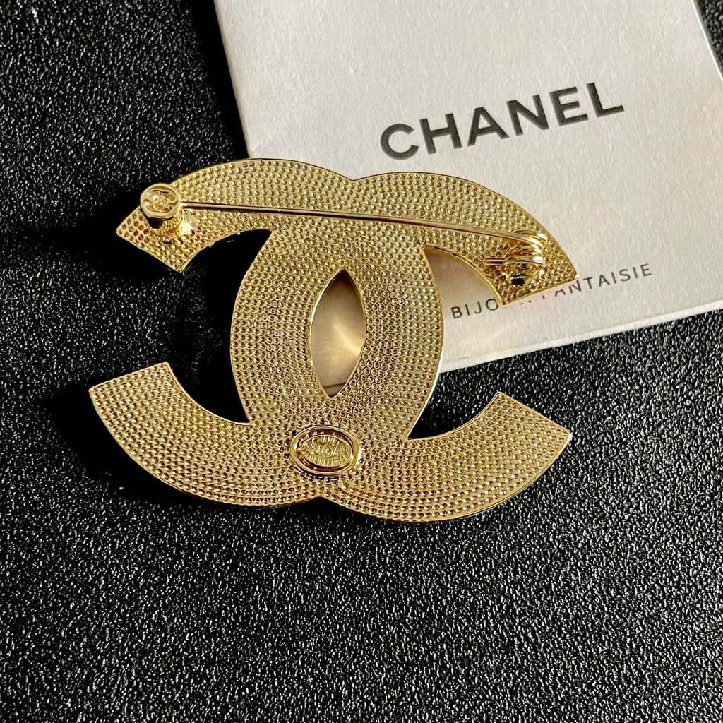 CHANEL 26S DOUBLE C LOGO MOSAIC BROOCH IN MULTICOLOR ENAMEL 631918