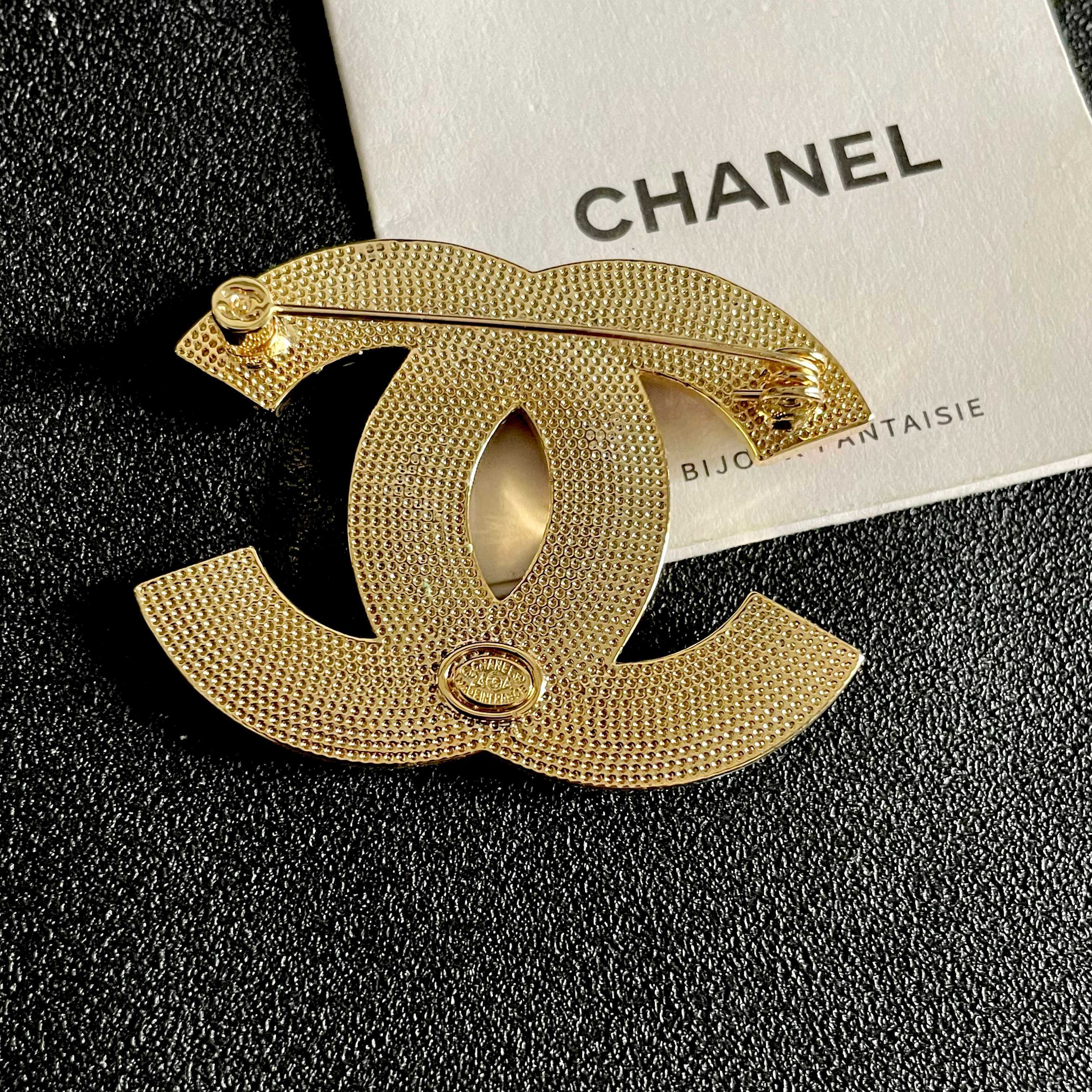 CHANEL 26S DOUBLE C LOGO MOSAIC BROOCH IN MULTICOLOR ENAMEL 631918