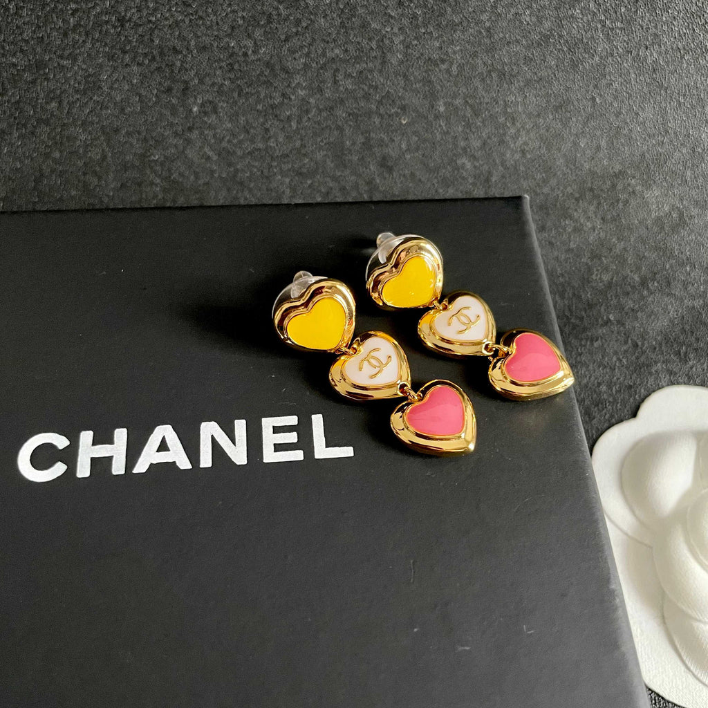 CHANEL 26S DOUBLE C LOGO MULTICOLOR HEART TRIPLE DROP EARRINGS IN GOLD METAL 633300