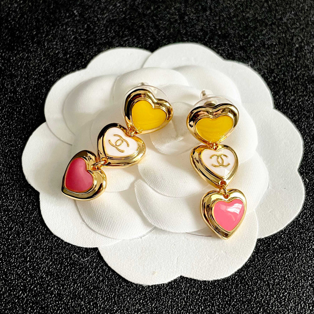 CHANEL 26S DOUBLE C LOGO MULTICOLOR HEART TRIPLE DROP EARRINGS IN GOLD METAL 633300