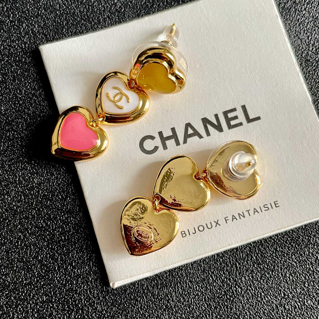 CHANEL 26S DOUBLE C LOGO MULTICOLOR HEART TRIPLE DROP EARRINGS IN GOLD METAL 633300