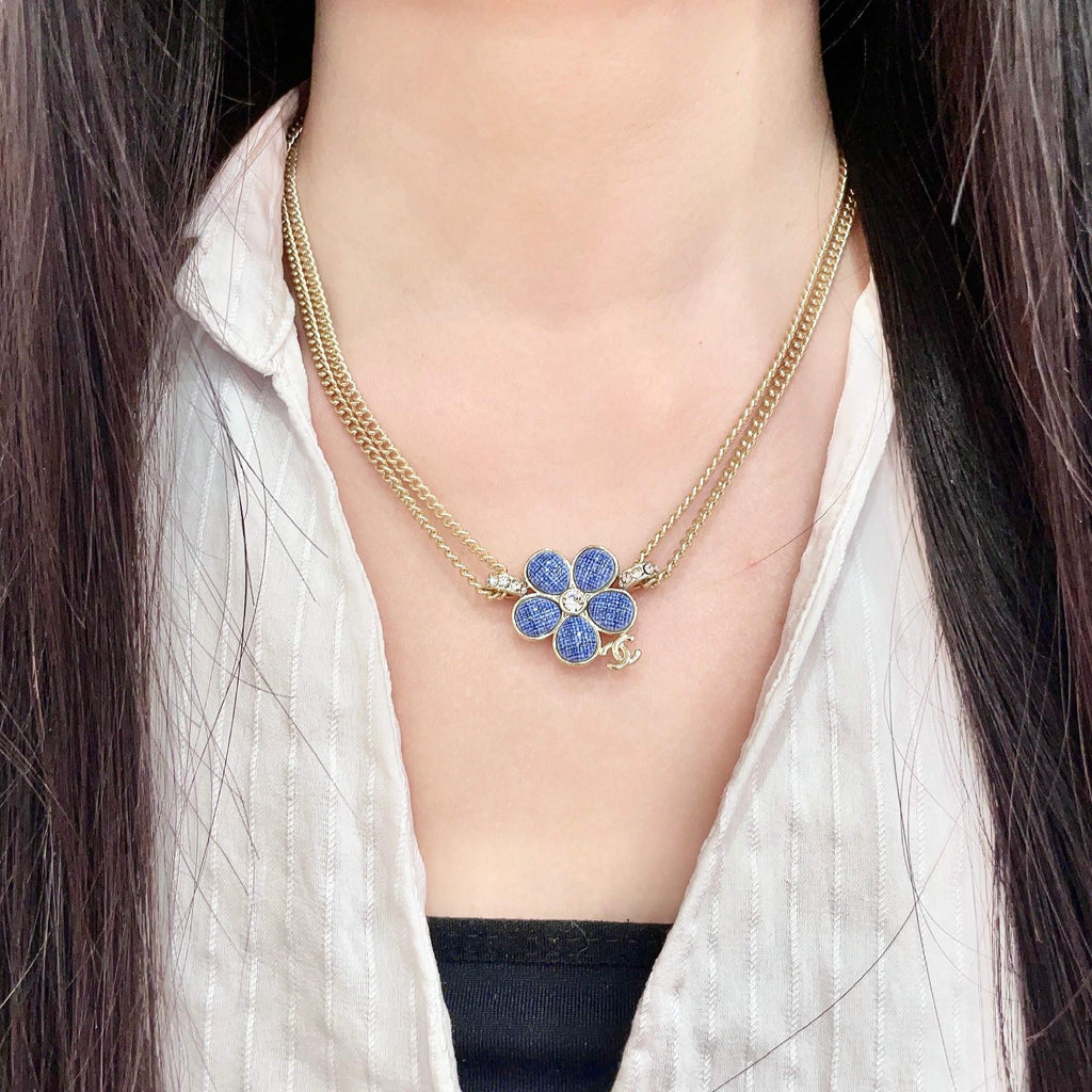 CHANEL 26S DOUBLE C LOGO BLUE PETAL FLOWER LAYERED CHAIN NECKLACE IN GOLD METAL 633153