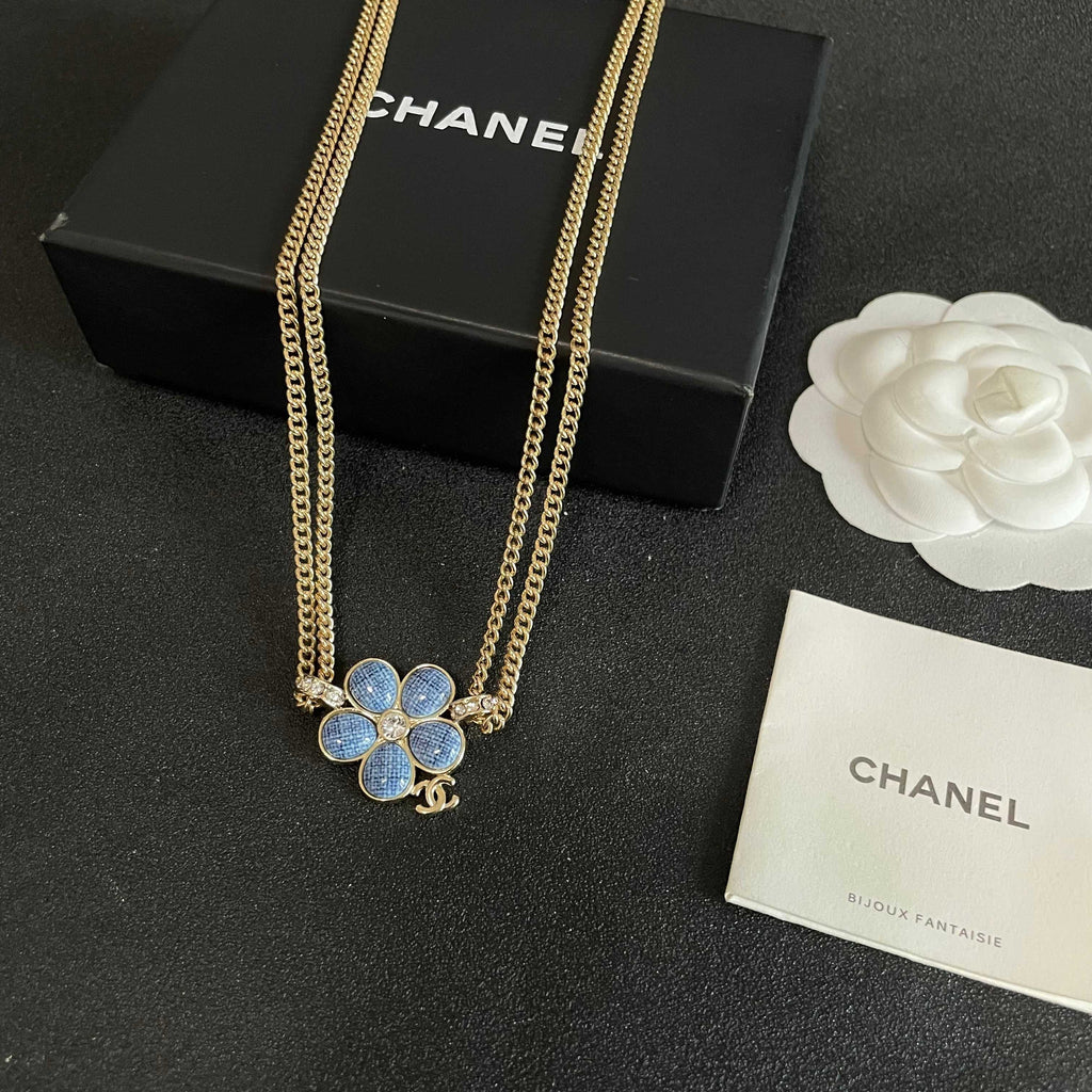 CHANEL 26S DOUBLE C LOGO BLUE PETAL FLOWER LAYERED CHAIN NECKLACE IN GOLD METAL 633153