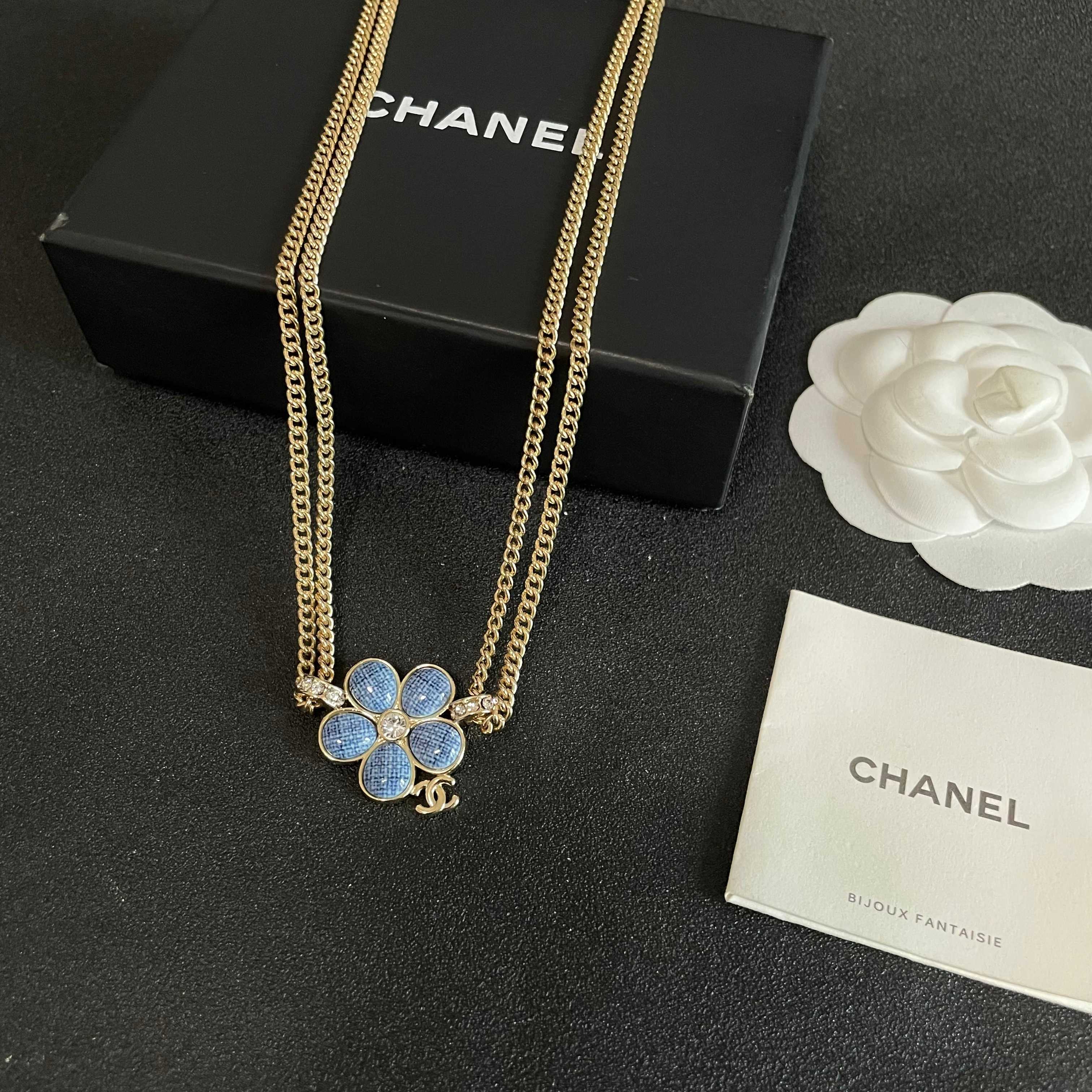 CHANEL 26S DOUBLE C LOGO BLUE PETAL FLOWER LAYERED CHAIN NECKLACE IN GOLD METAL 633153