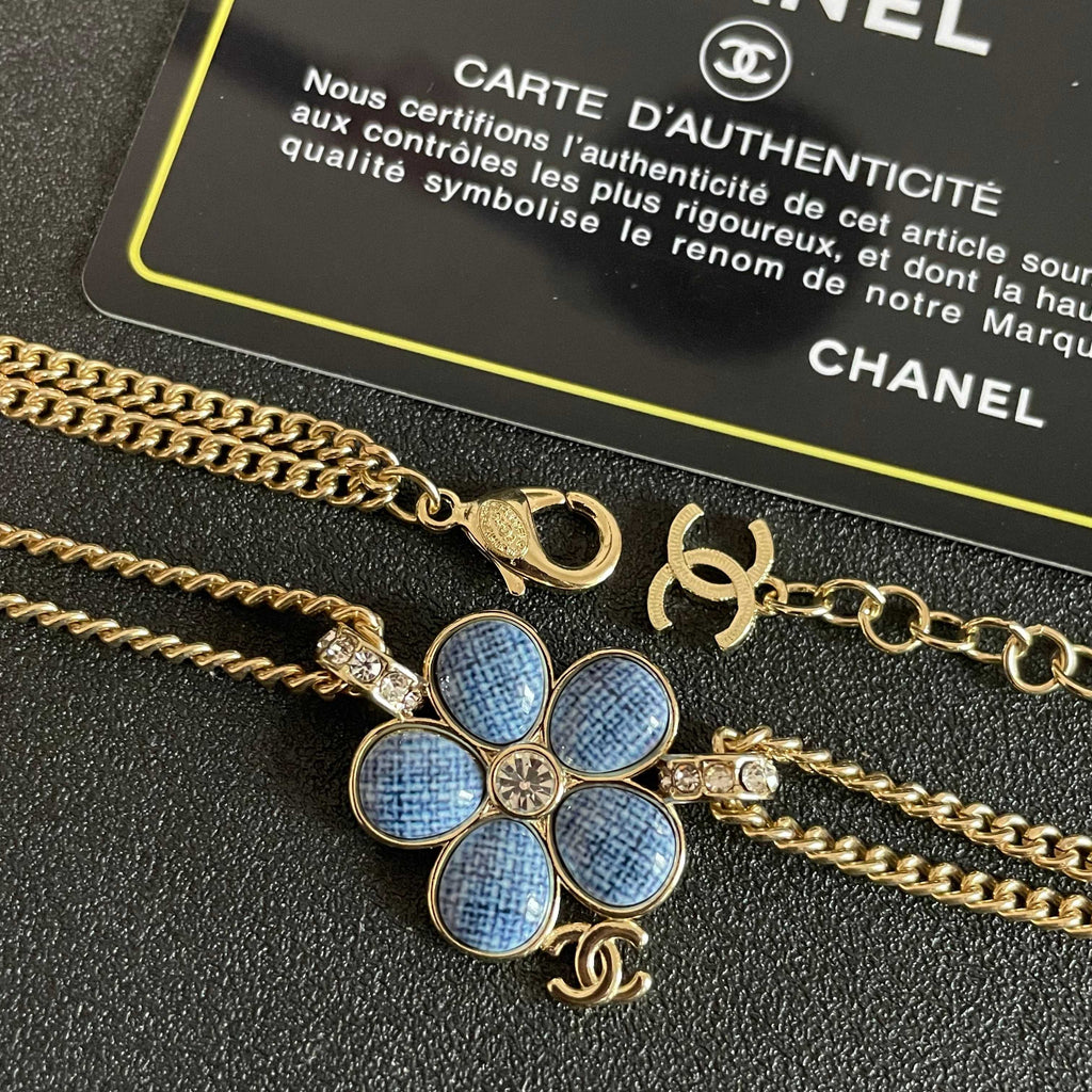 CHANEL 26S DOUBLE C LOGO BLUE PETAL FLOWER LAYERED CHAIN NECKLACE IN GOLD METAL 633153