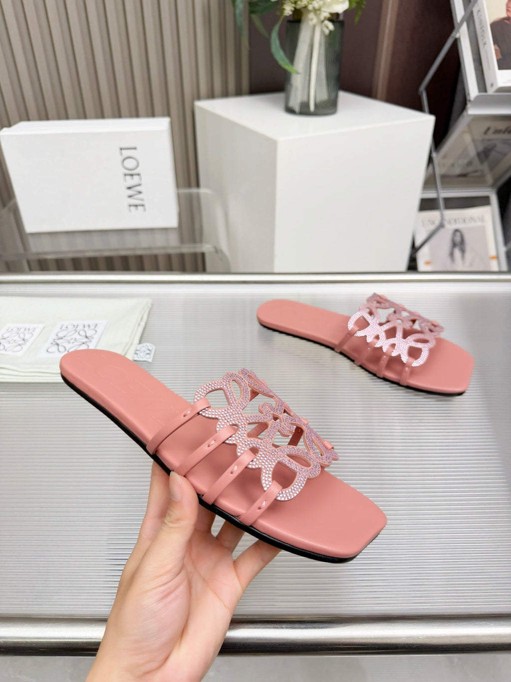 LOEWE 26S FLAT SANDALS IN PINK CALFSKIN WITH CRYSTALS