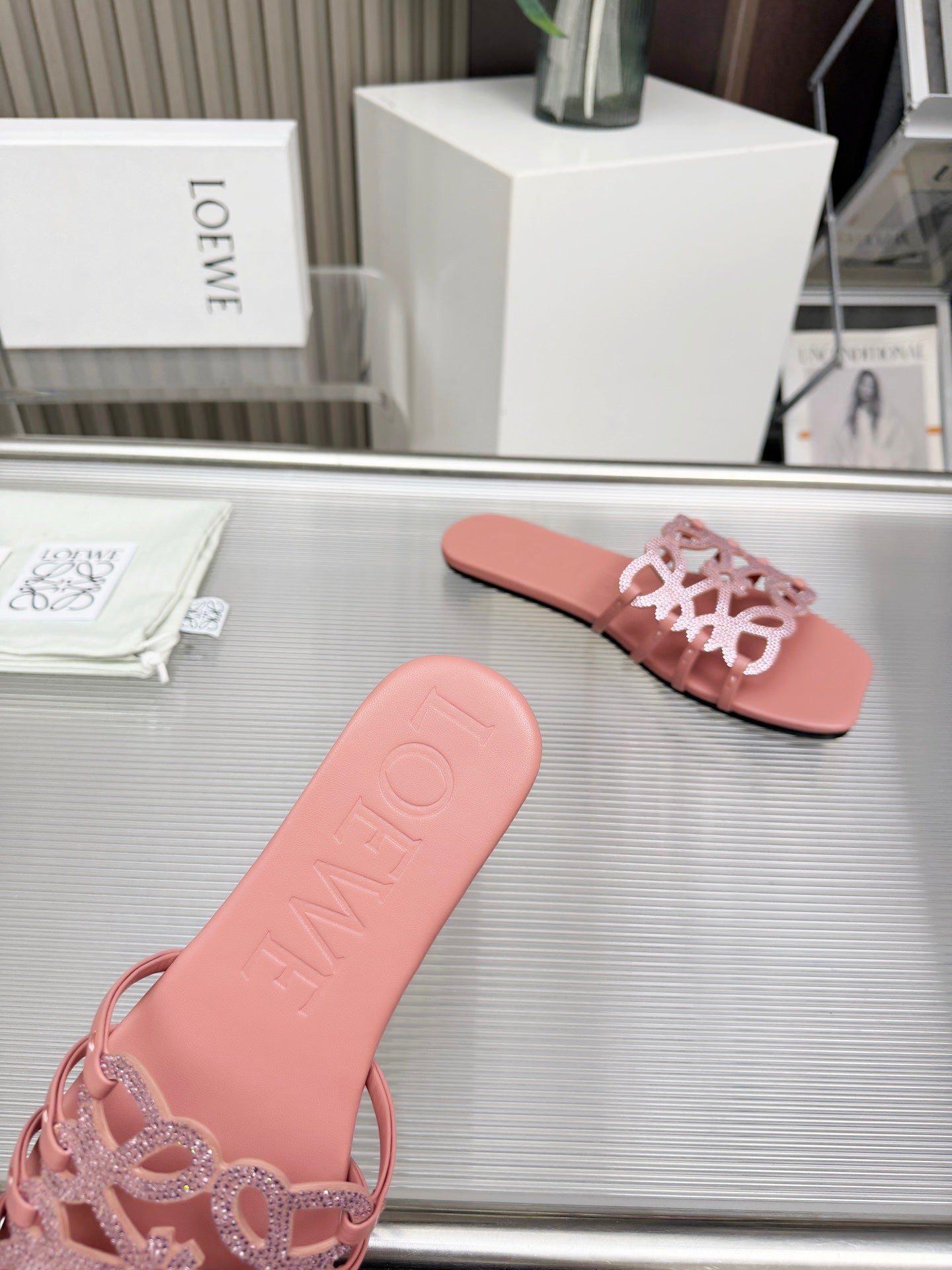 LOEWE 26S FLAT SANDALS IN PINK CALFSKIN WITH CRYSTALS