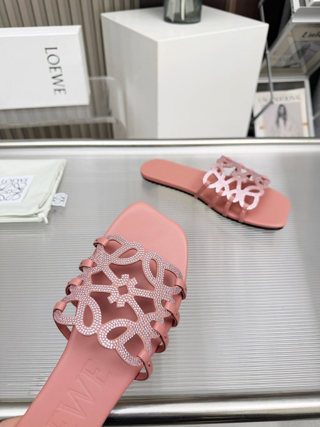 LOEWE 26S FLAT SANDALS IN PINK CALFSKIN WITH CRYSTALS