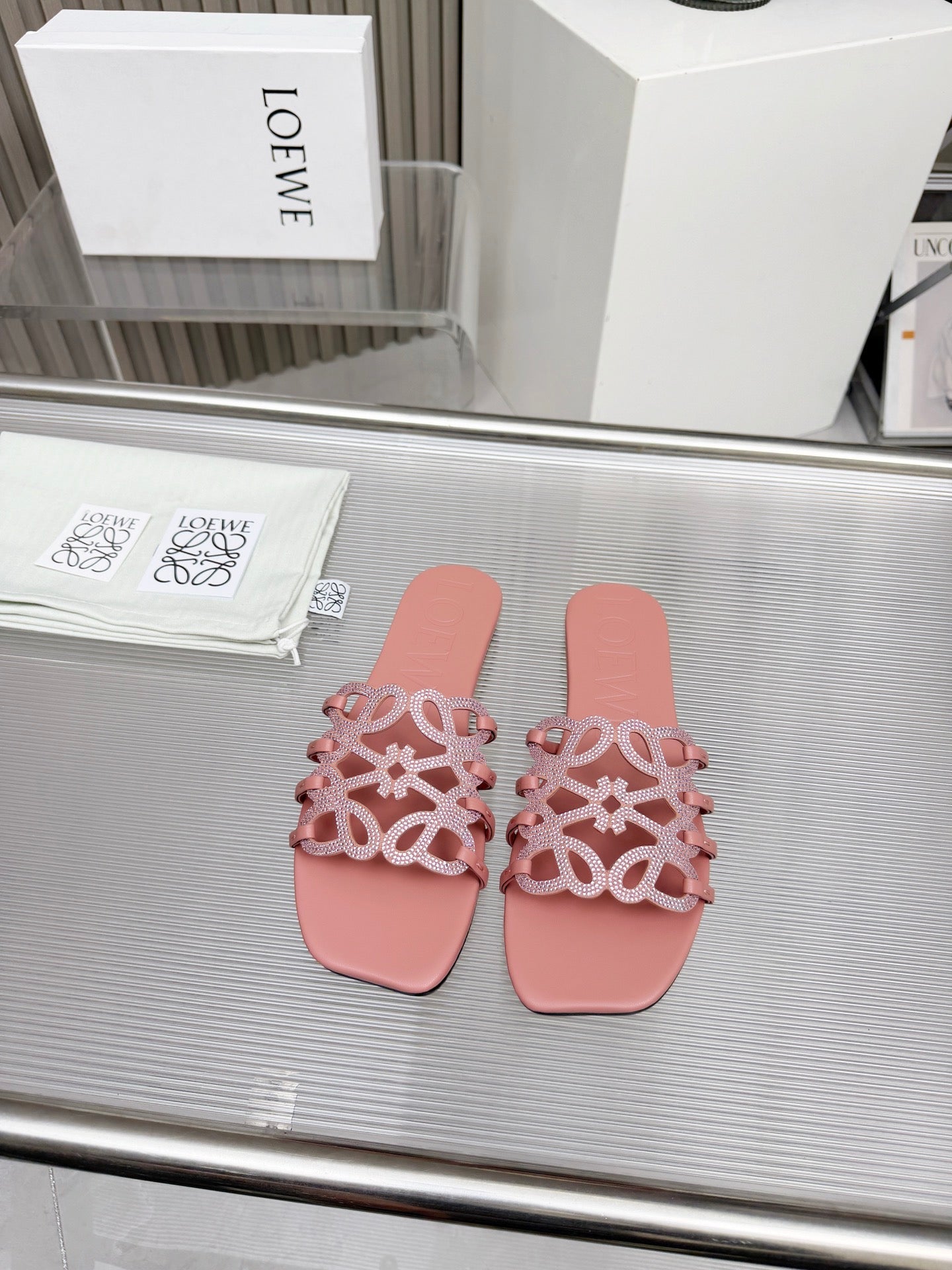 LOEWE 26S FLAT SANDALS IN PINK CALFSKIN WITH CRYSTALS