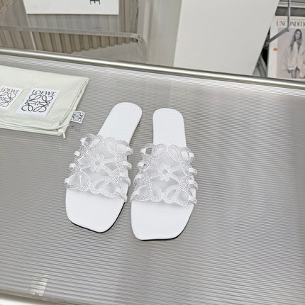 LOEWE 26S FLAT SANDALS IN WHITE CALFSKIN WITH CRYSTALS