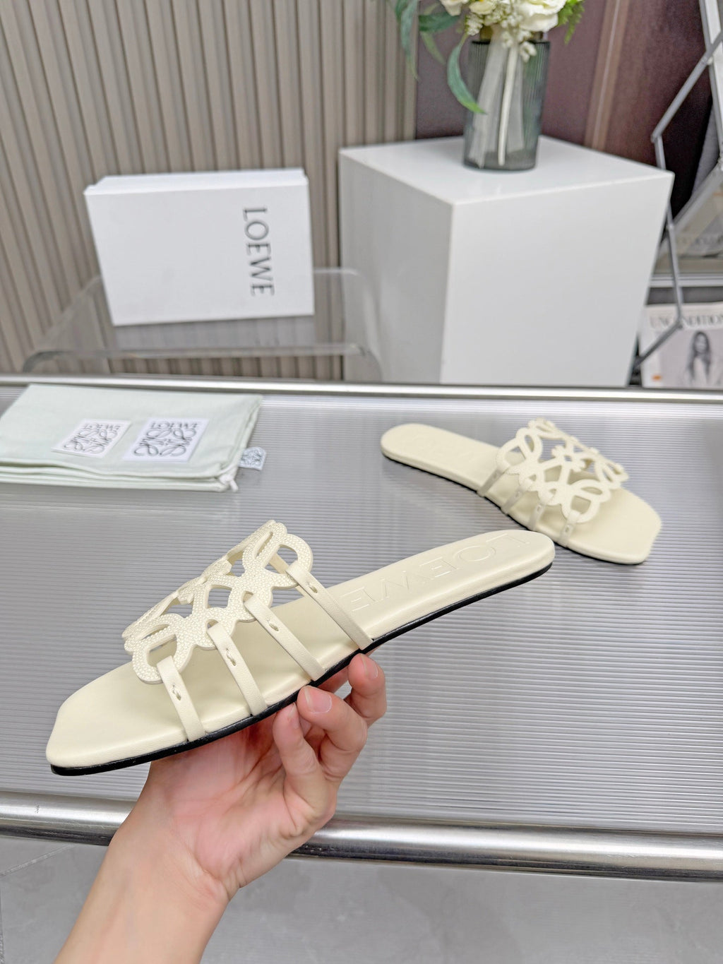 LOEWE 26S FLAT SANDALS IN CREAM WHITE CALFSKIN WITH CRYSTALS
