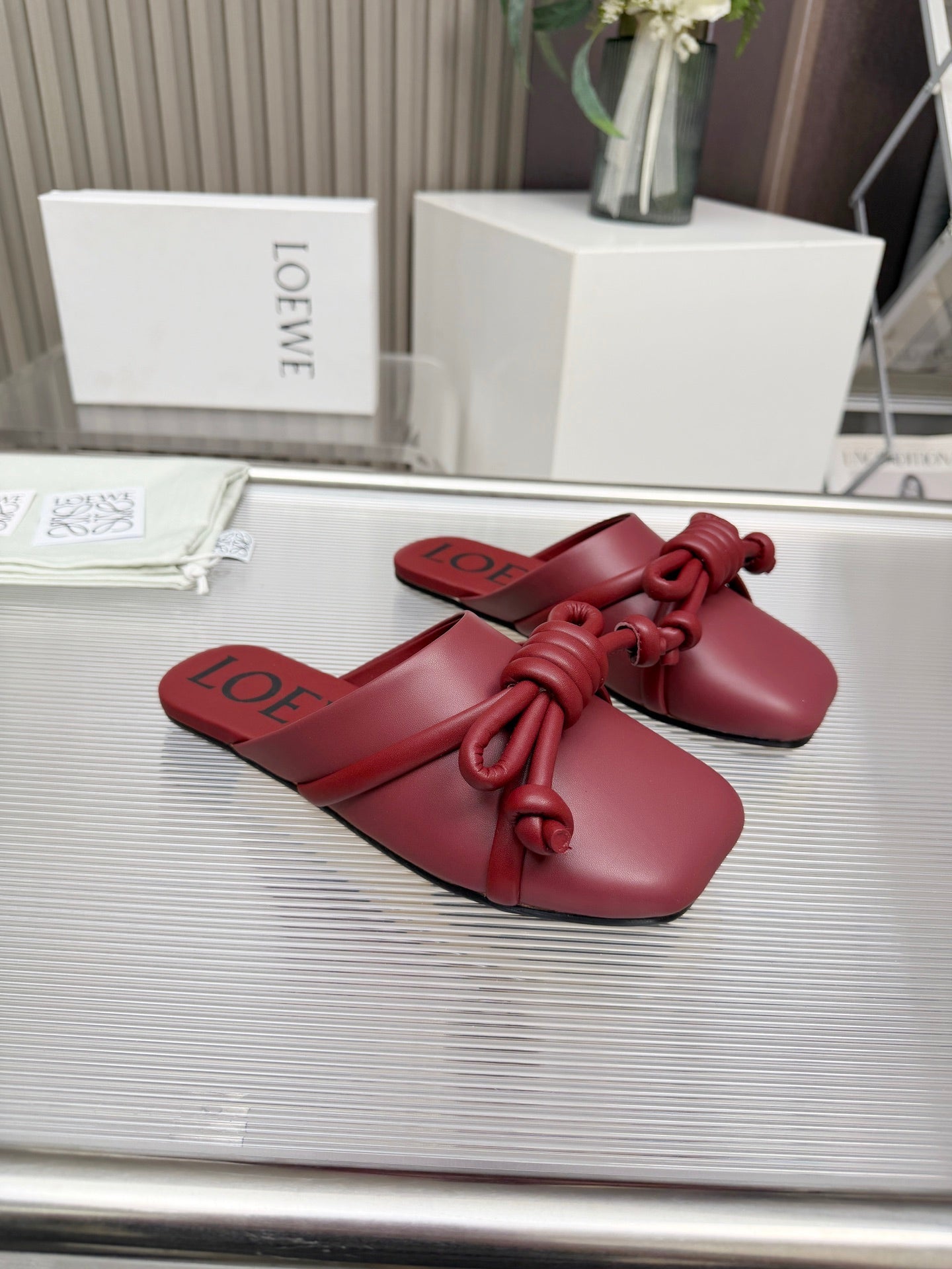 LOEWE 26S MULE LOAFERS IN BURGUNDY RED CALFSKIN KNOT DETAIL