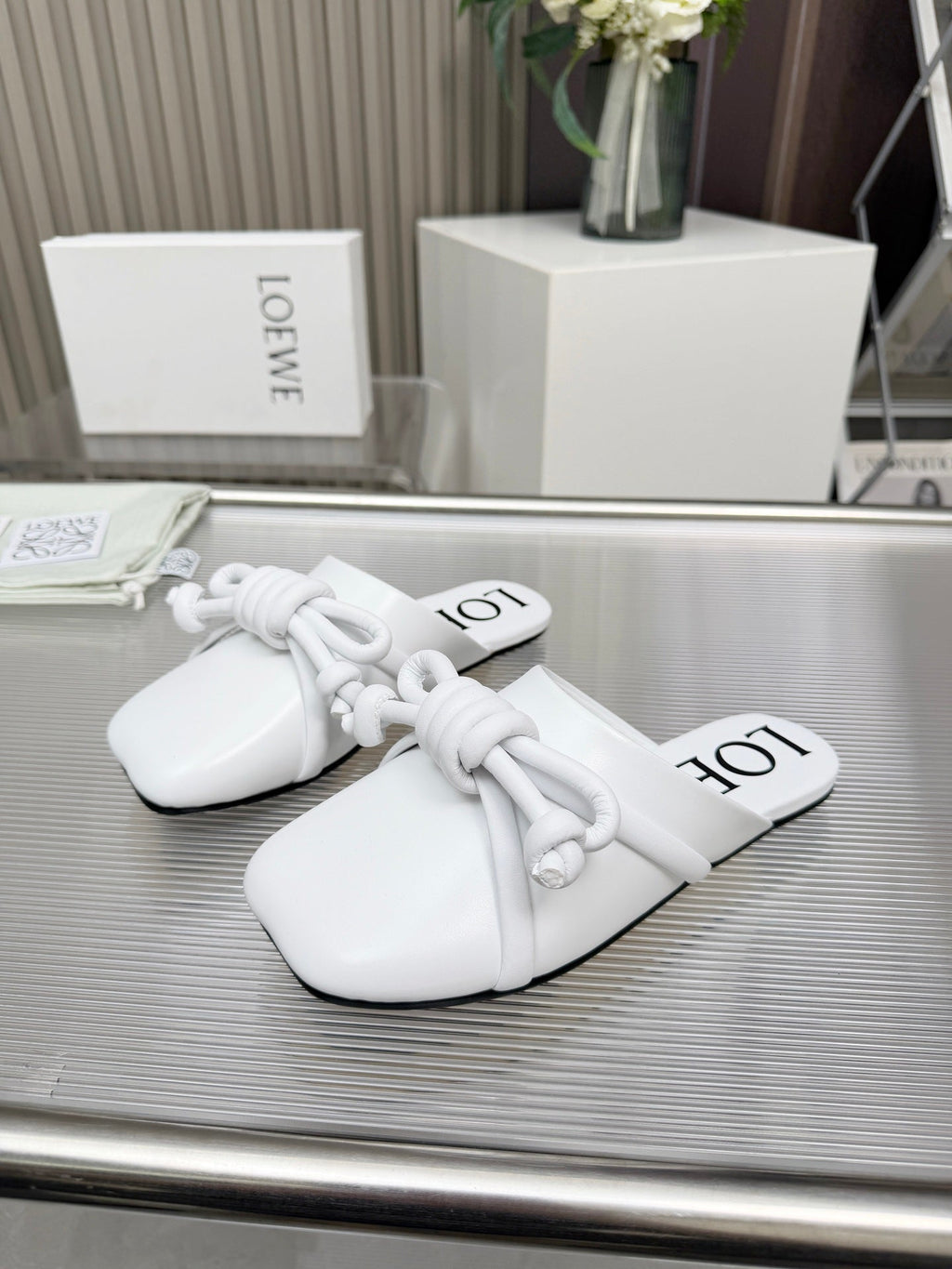 LOEWE 26S MULE LOAFERS IN WHITE CALFSKIN KNOT DETAIL