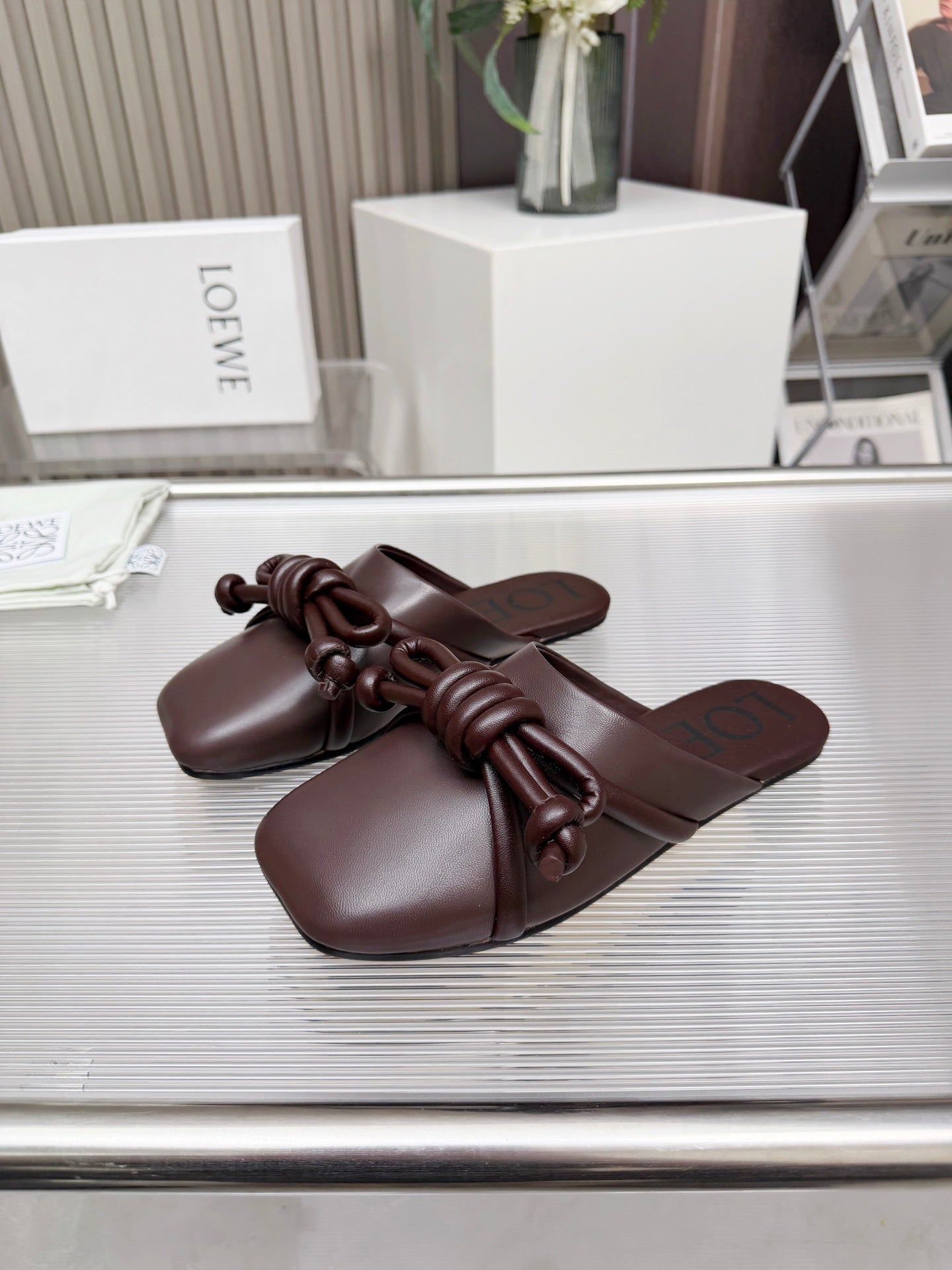 LOEWE 26S MULE LOAFERS IN DARK BROWN CALFSKIN KNOT DETAIL