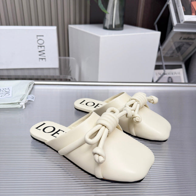 LOEWE 26S MULE LOAFERS IN IVORY WHITE CALFSKIN KNOT DETAIL