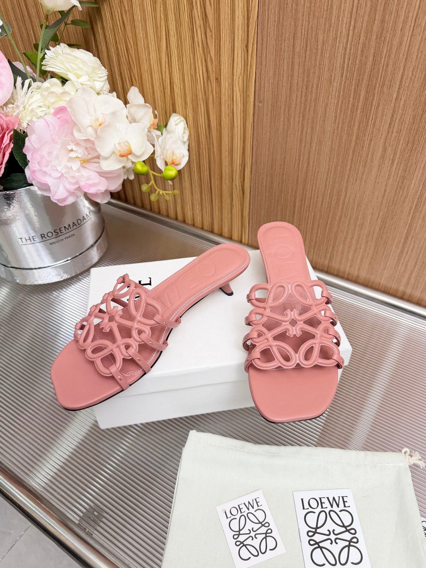 LOEWE 26S PETAL ANAGRAM KITTEN HEEL SANDALS 45MM IN PINK SOFT CALFSKIN